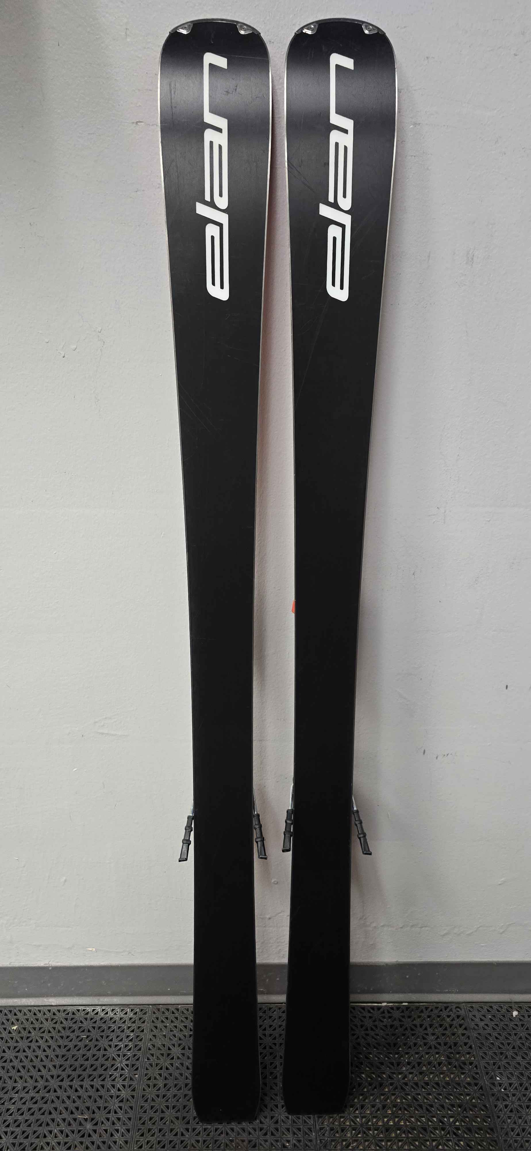 Used Elan Wingman 82 Ti 160cm W/ Elan EMX11 Adjustable bindings