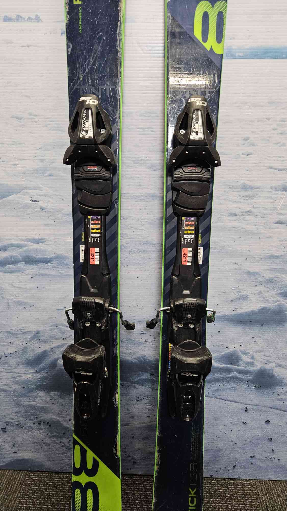 Used 2020 Elan Ripstick 88 158CM Skis w/ Tyrolia SP 10 bindings