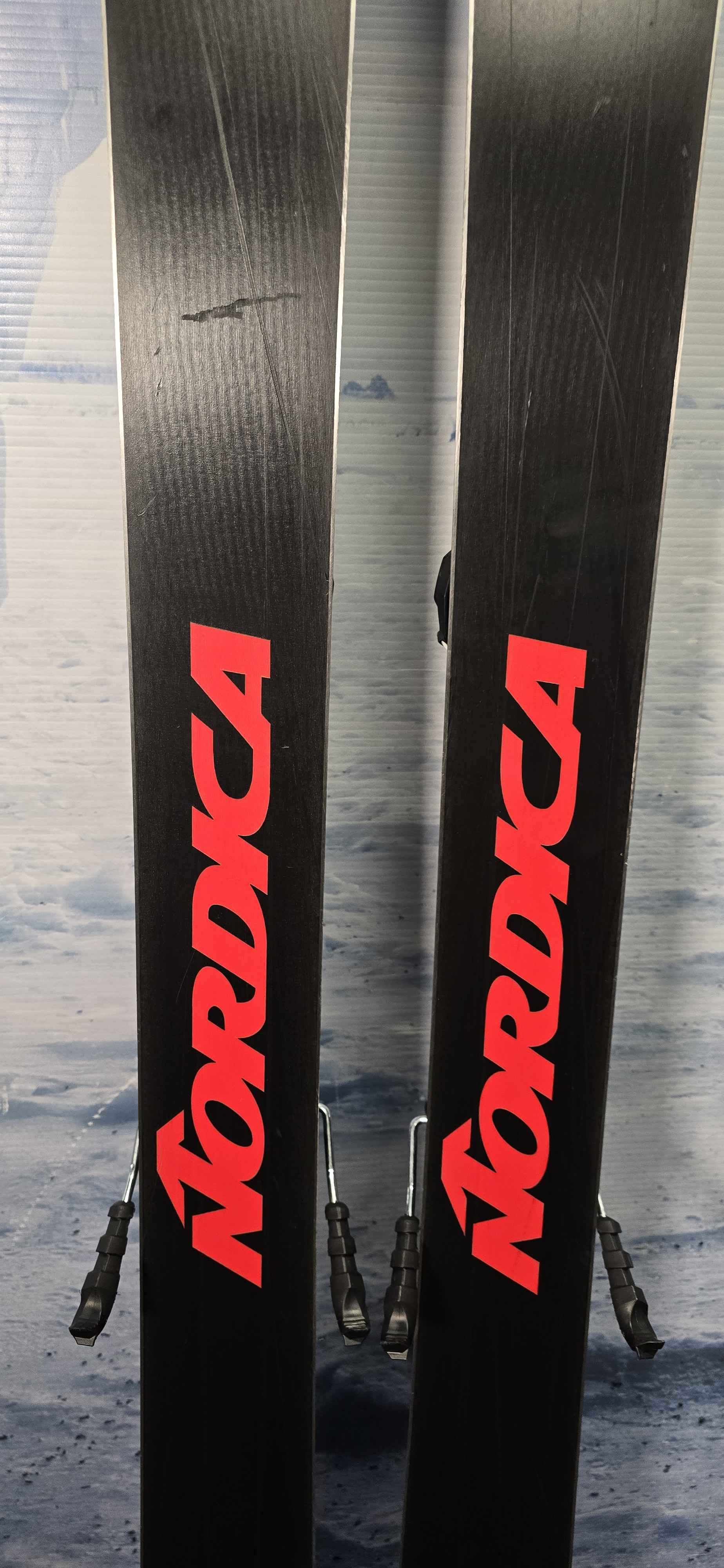 Lightly Used 2025 Nordica Enforcer 94 ski 179cm w/ Tyrolia Attack LYT 14 GW adjustable bindings