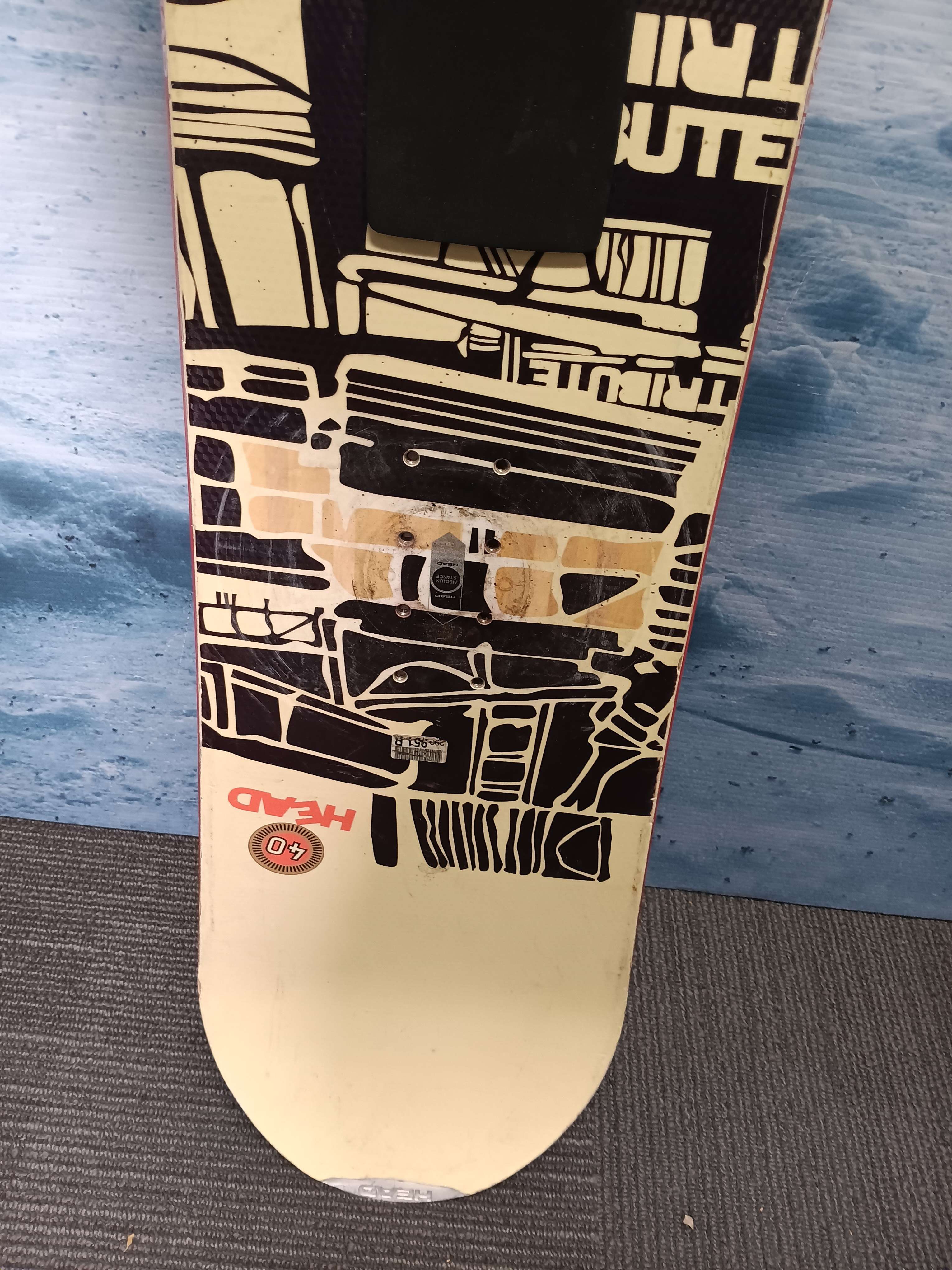 Heavily Used Head Tribute JR R 140cm Snowboard