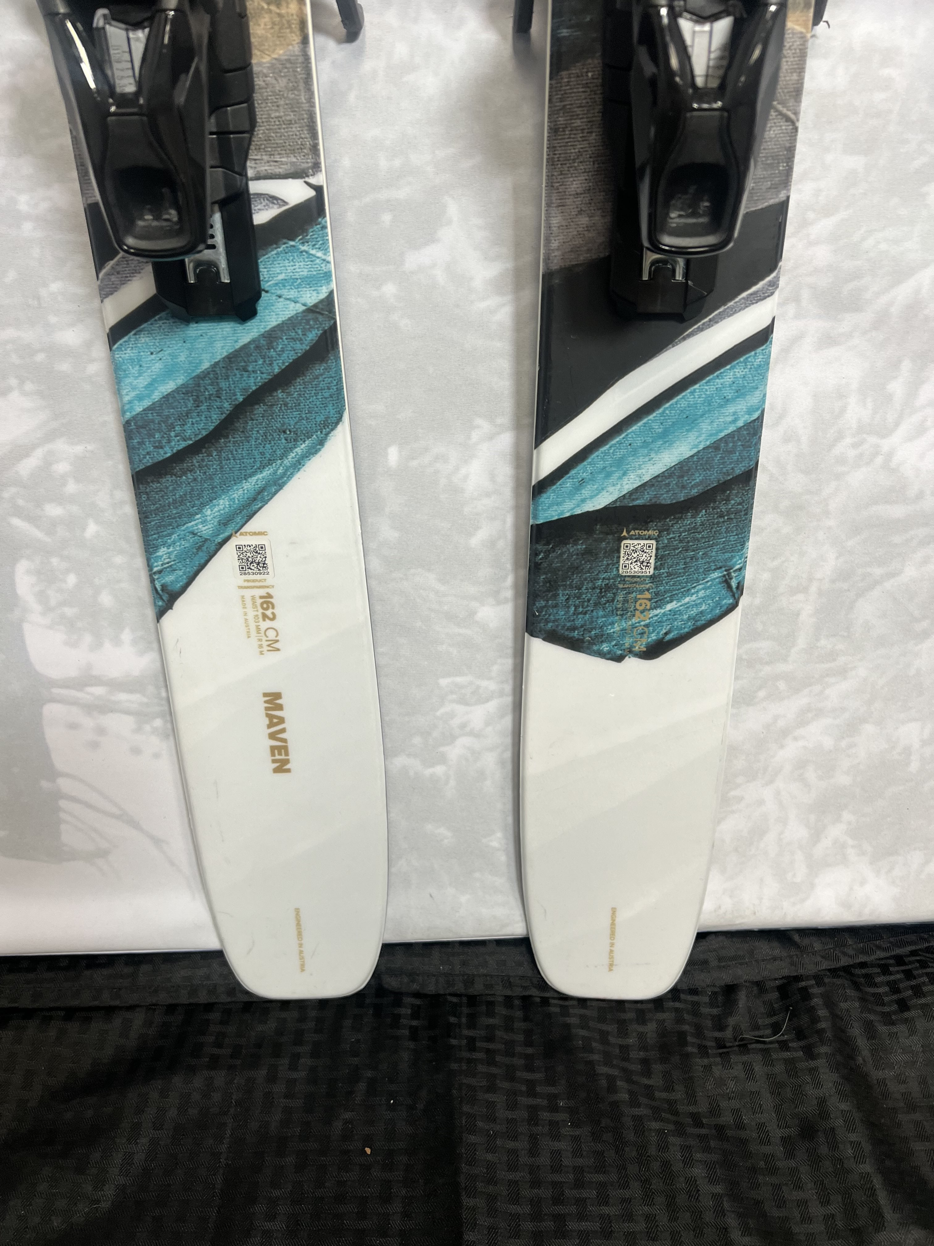 Lightly used 2025 Women's Atomic Maven 103 CTI Skis -162cm w/ Salomon Strive 11 Demo Binding