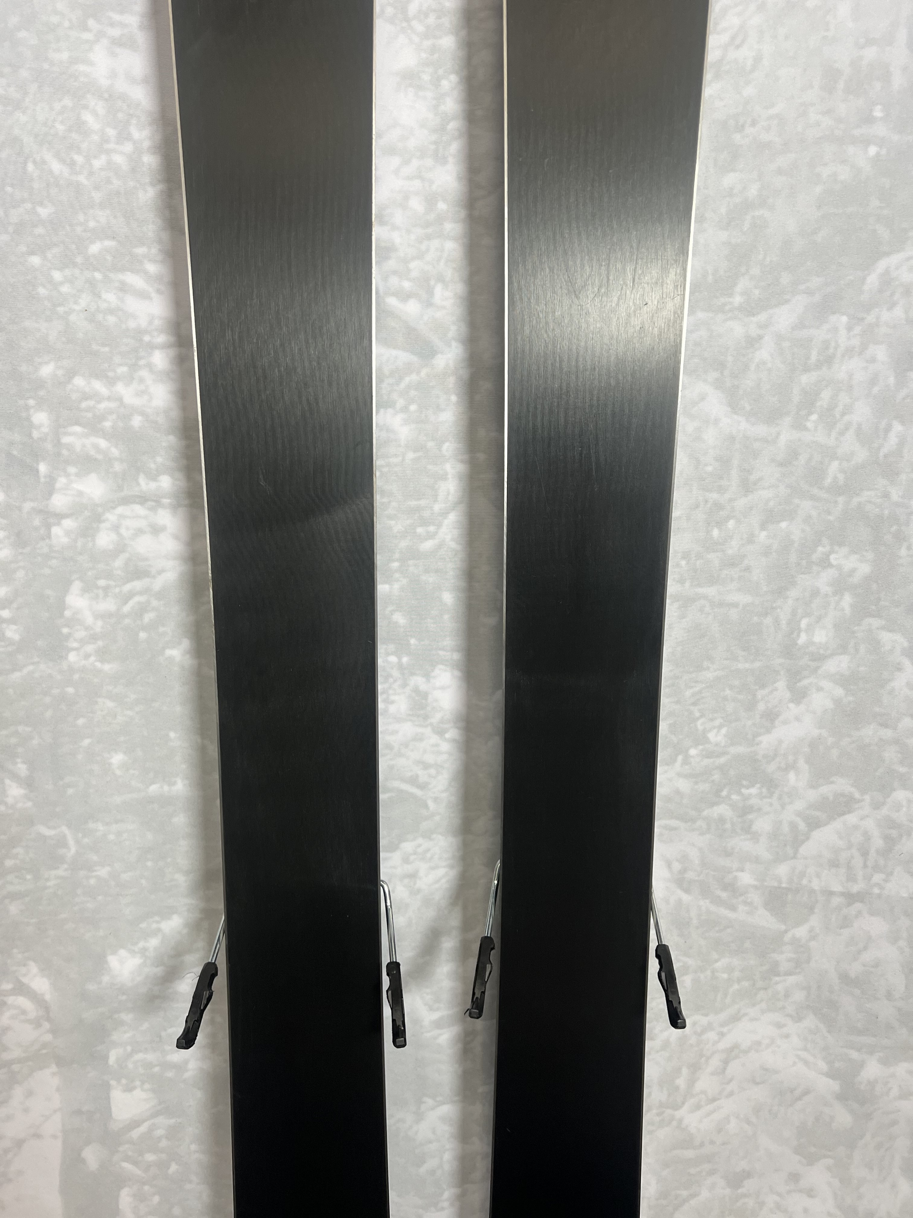 Lightly used 2025 Women's Atomic Maven 103 CTI Skis -162cm w/ Salomon Strive 11 Demo Binding