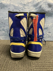 New Liquid Lace Up Size 11 Snowboard Boot