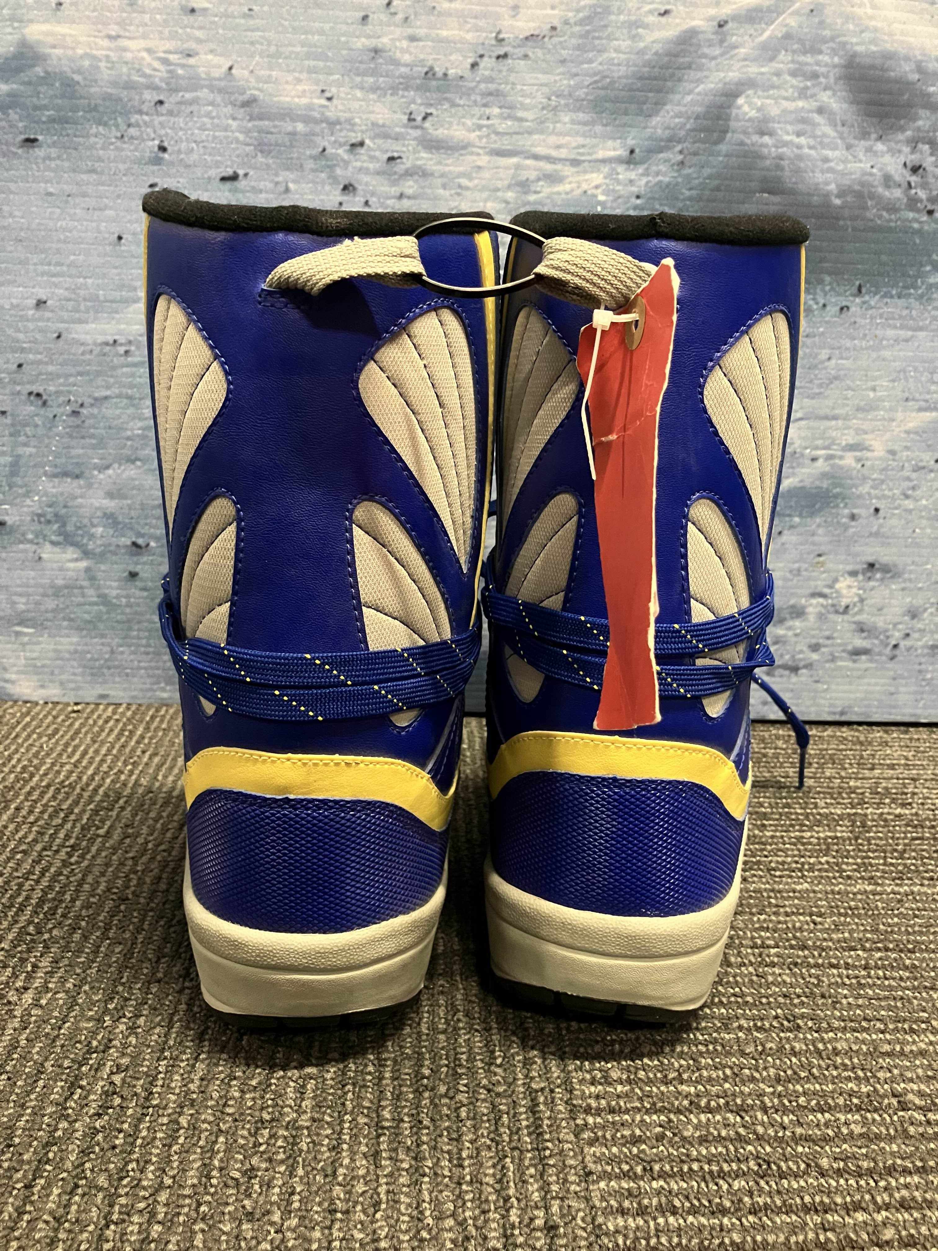 New Liquid Lace Up Size 11 Snowboard Boot