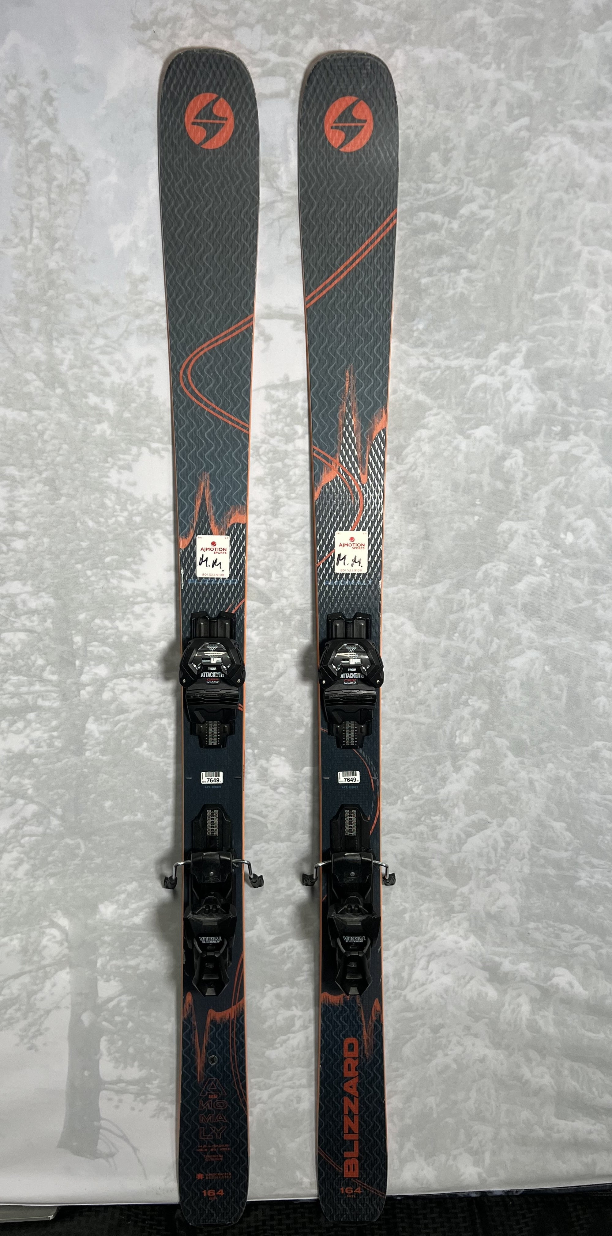 Lightly Used 2025 Blizzard Anomoly 88 TI Skis- 164cm w/ Tyrollia attack 13 Binding