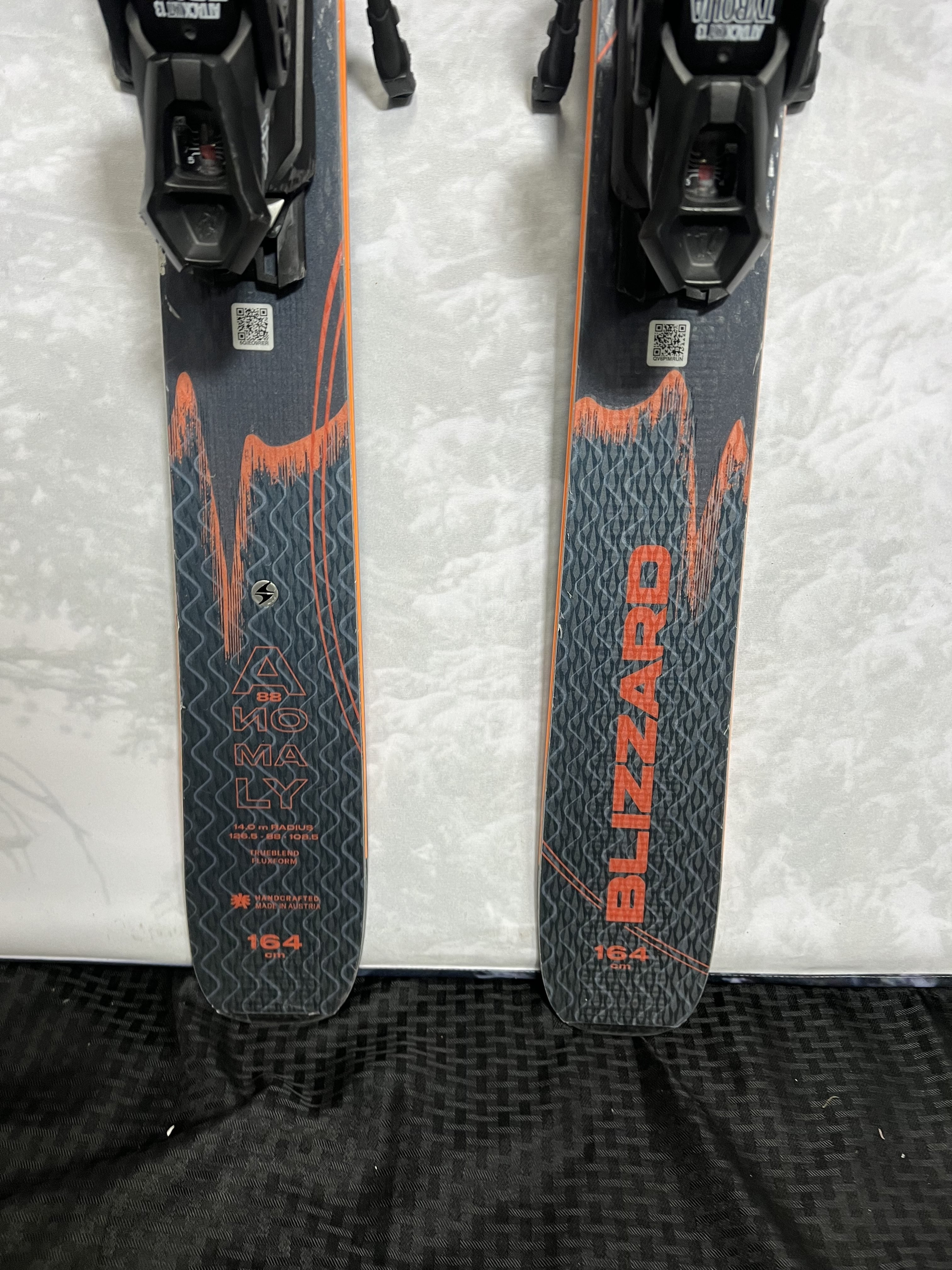 Lightly Used 2025 Blizzard Anomoly 88 TI Skis- 164cm w/ Tyrollia attack 13 Binding