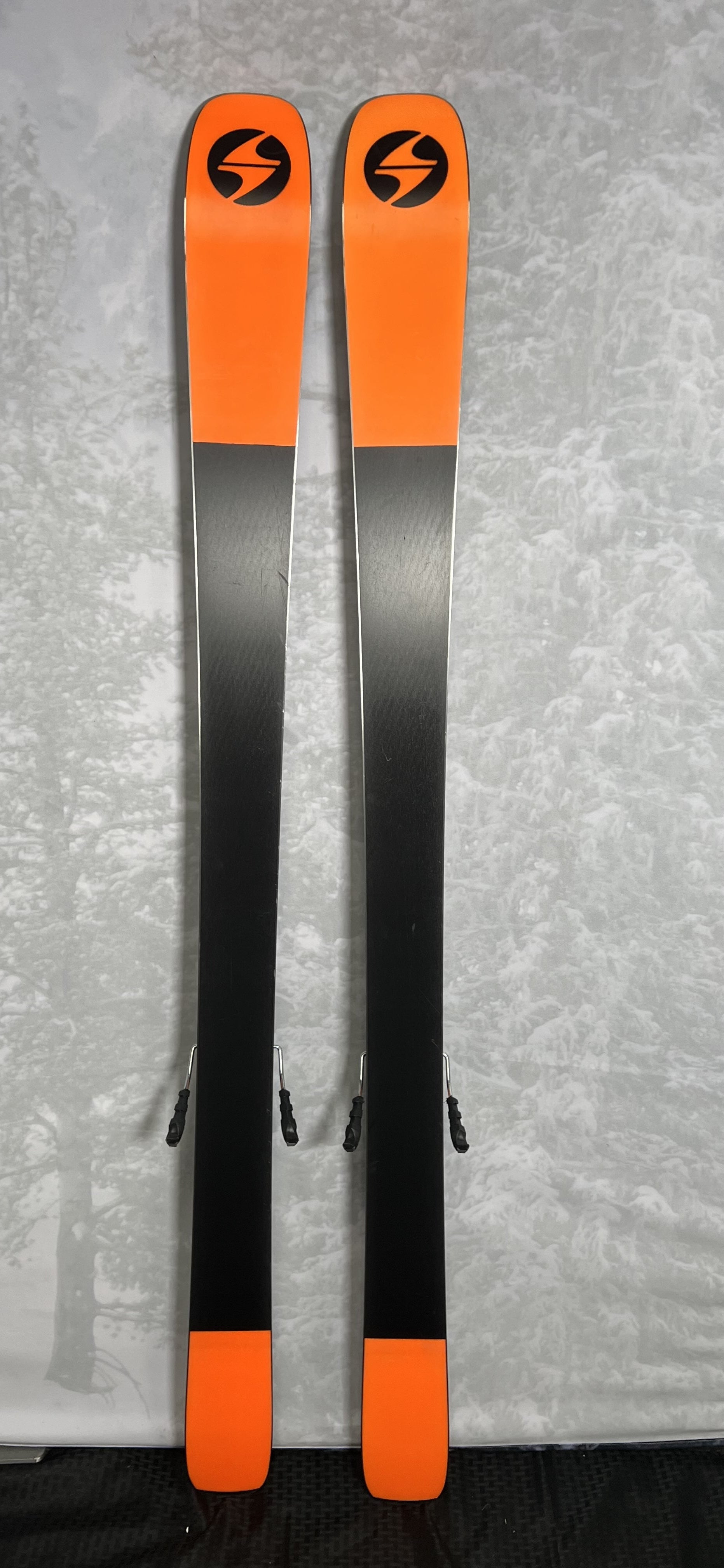 Lightly Used 2025 Blizzard Anomoly 88 TI Skis- 164cm w/ Tyrollia attack 13 Binding