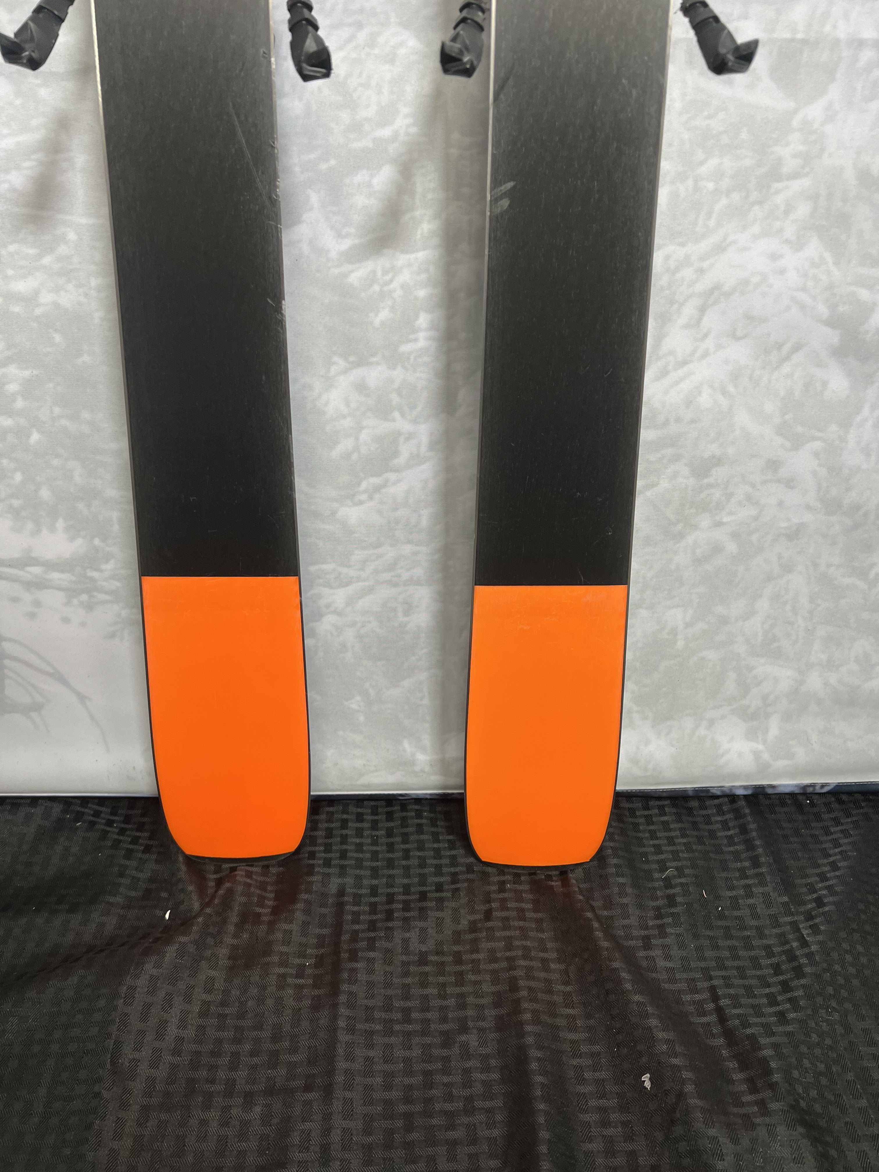 Lightly Used 2025 Blizzard Anomoly 88 TI Skis- 164cm w/ Tyrollia attack 13 Binding