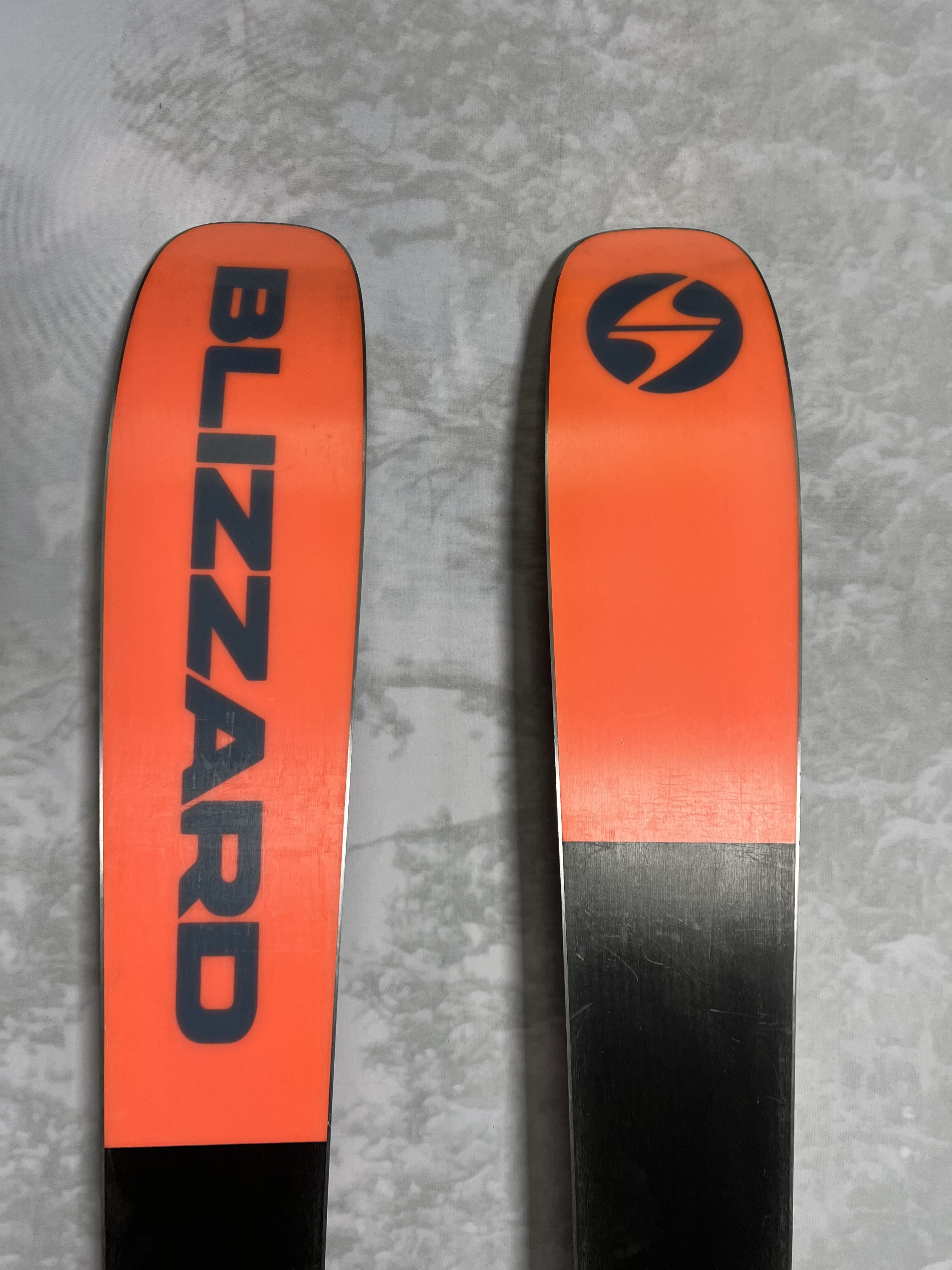 Lightly Used 2025 Blizzard Rustler 9 skis- 162cm w/ Salomon Strive 13 Binding