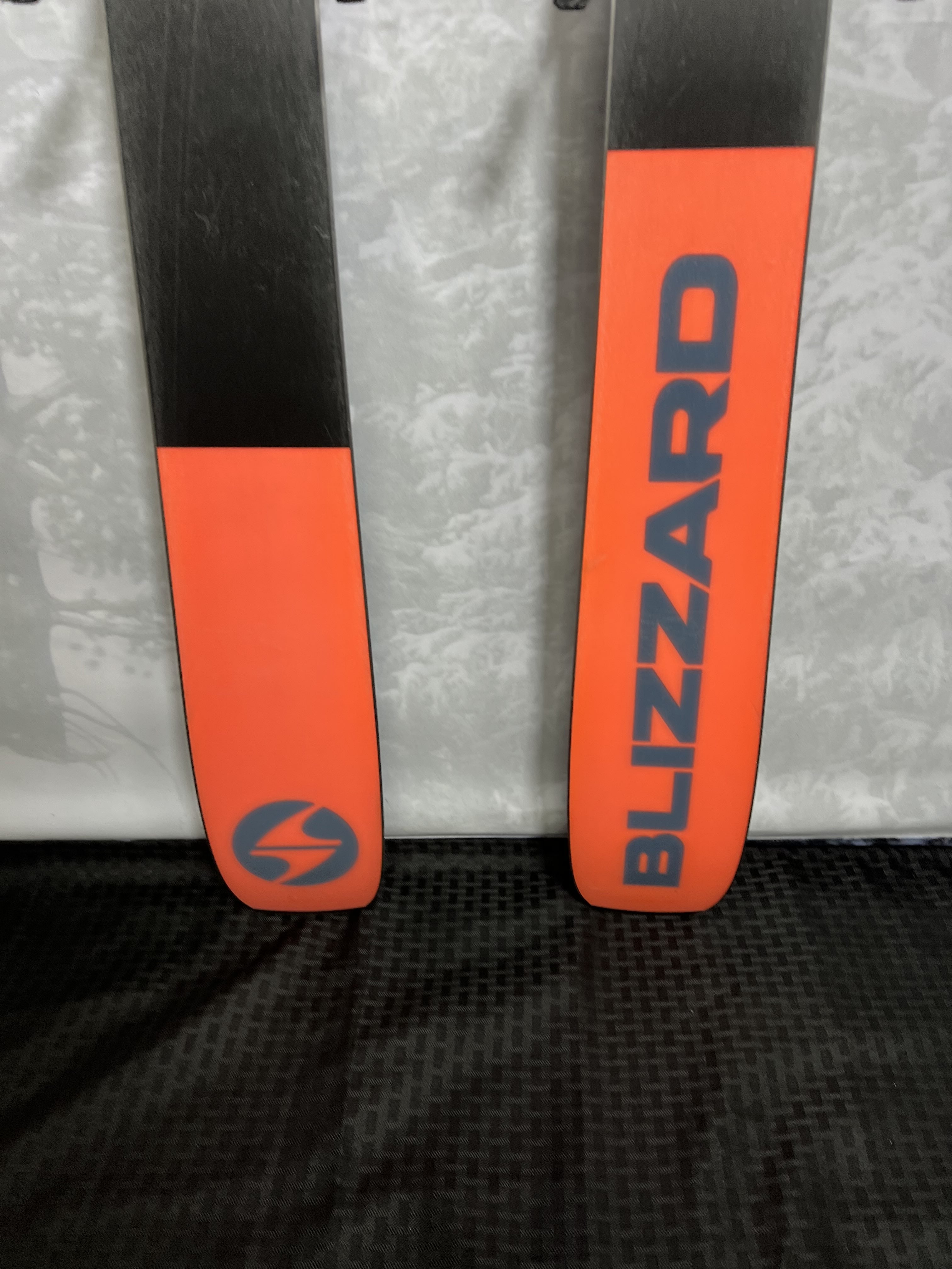 Lightly Used 2025 Blizzard Rustler 9 skis- 162cm w/ Salomon Strive 13 Binding