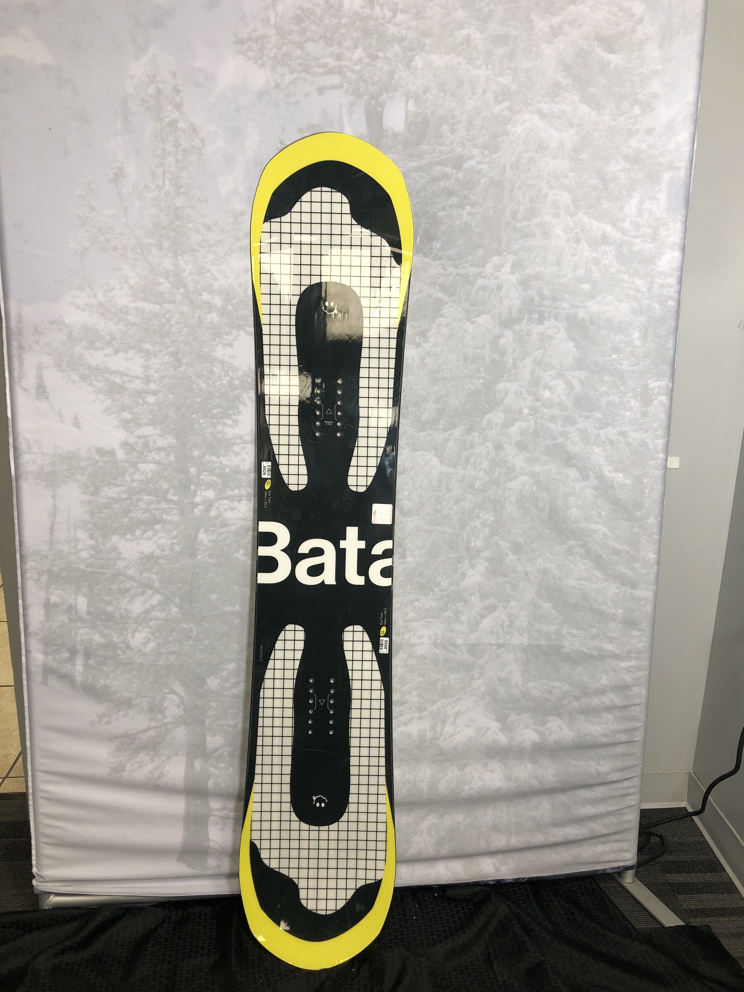 Used 2025 Bataleon Evil Twin 156CM wide Snowboard