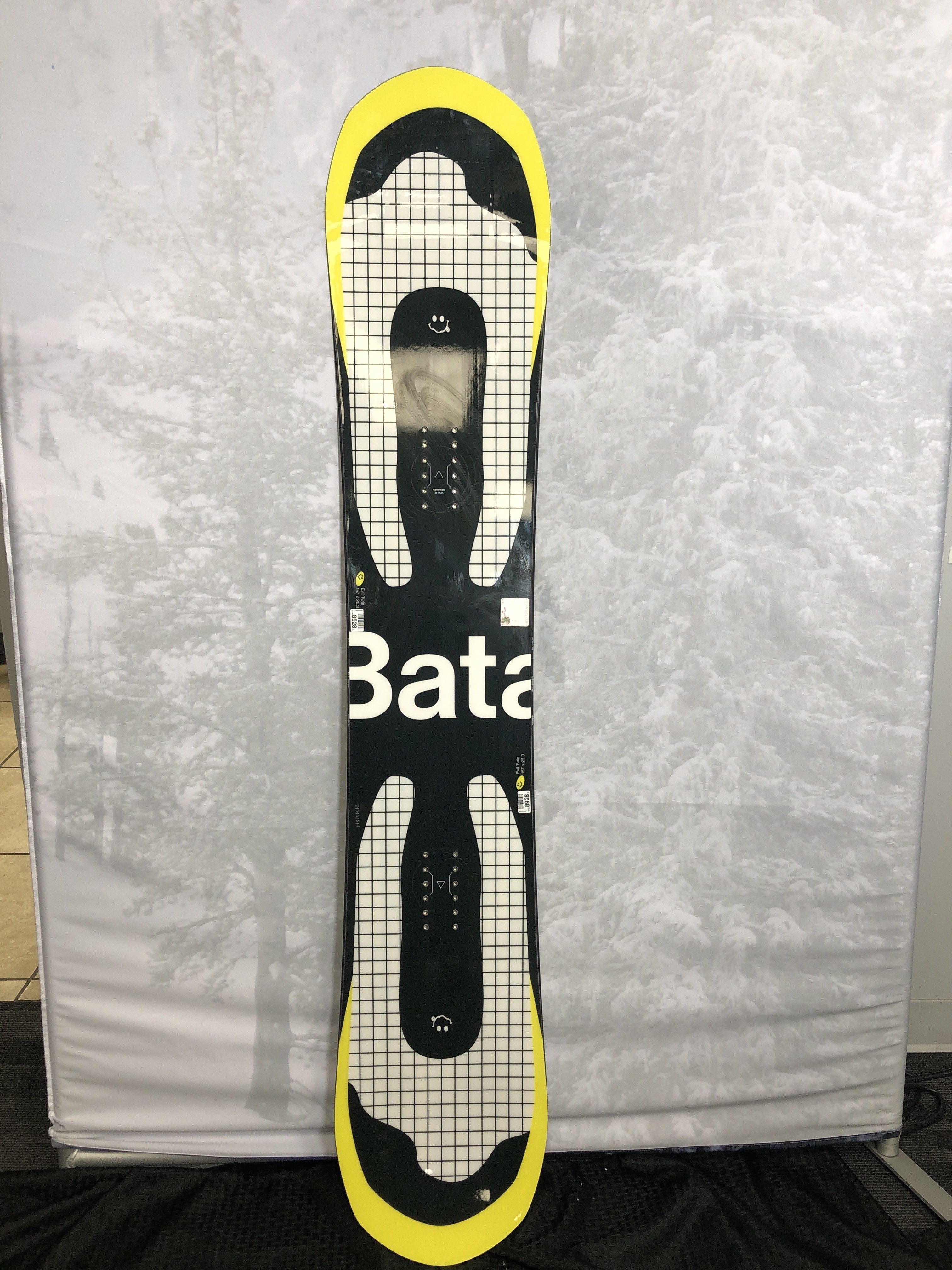 Used 2025 Bataleon Evil Twin 157CM Snowboard