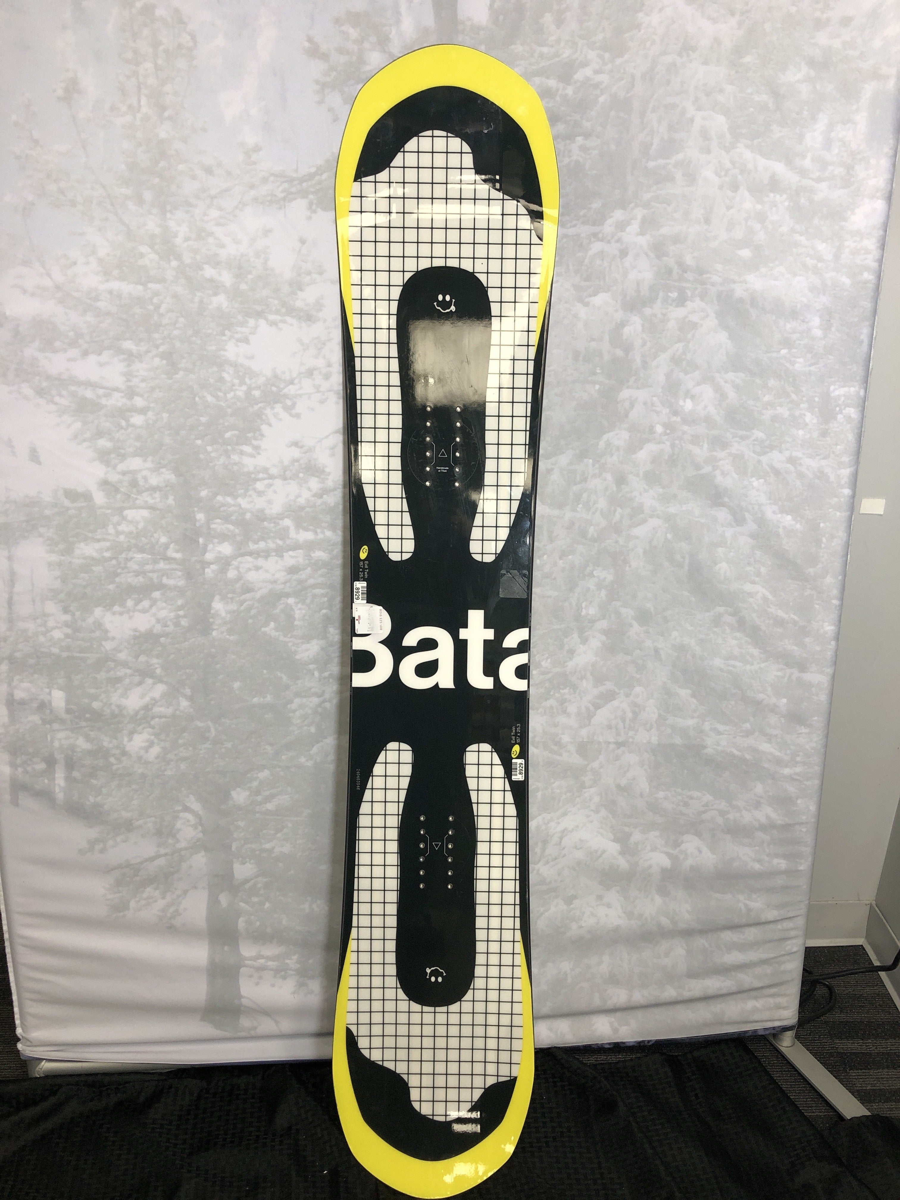 Used 2025 Bataleon Evil Twin 157CM Snowboard