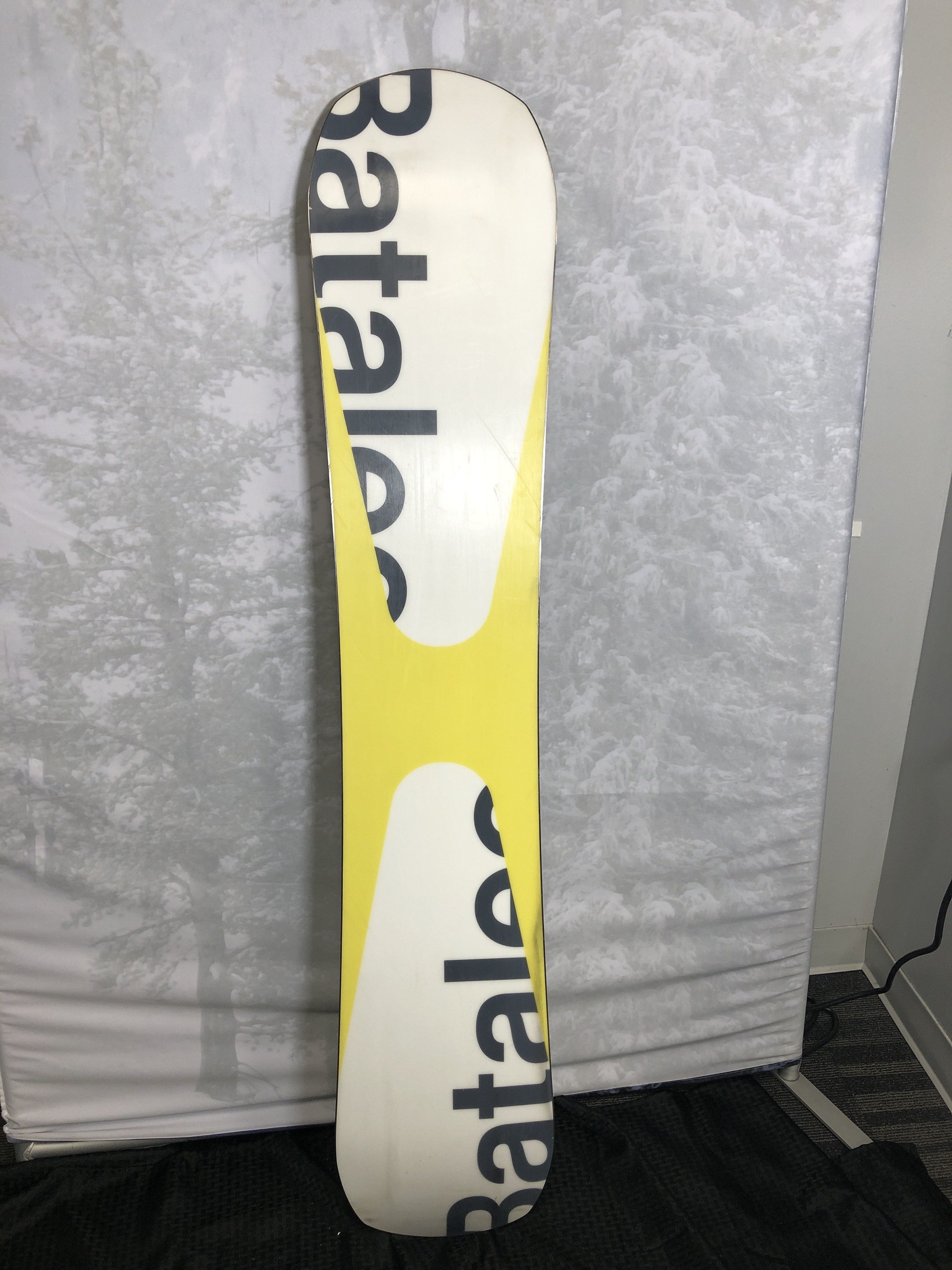 Used 2025 Bataleon Evil Twin 157CM Snowboard