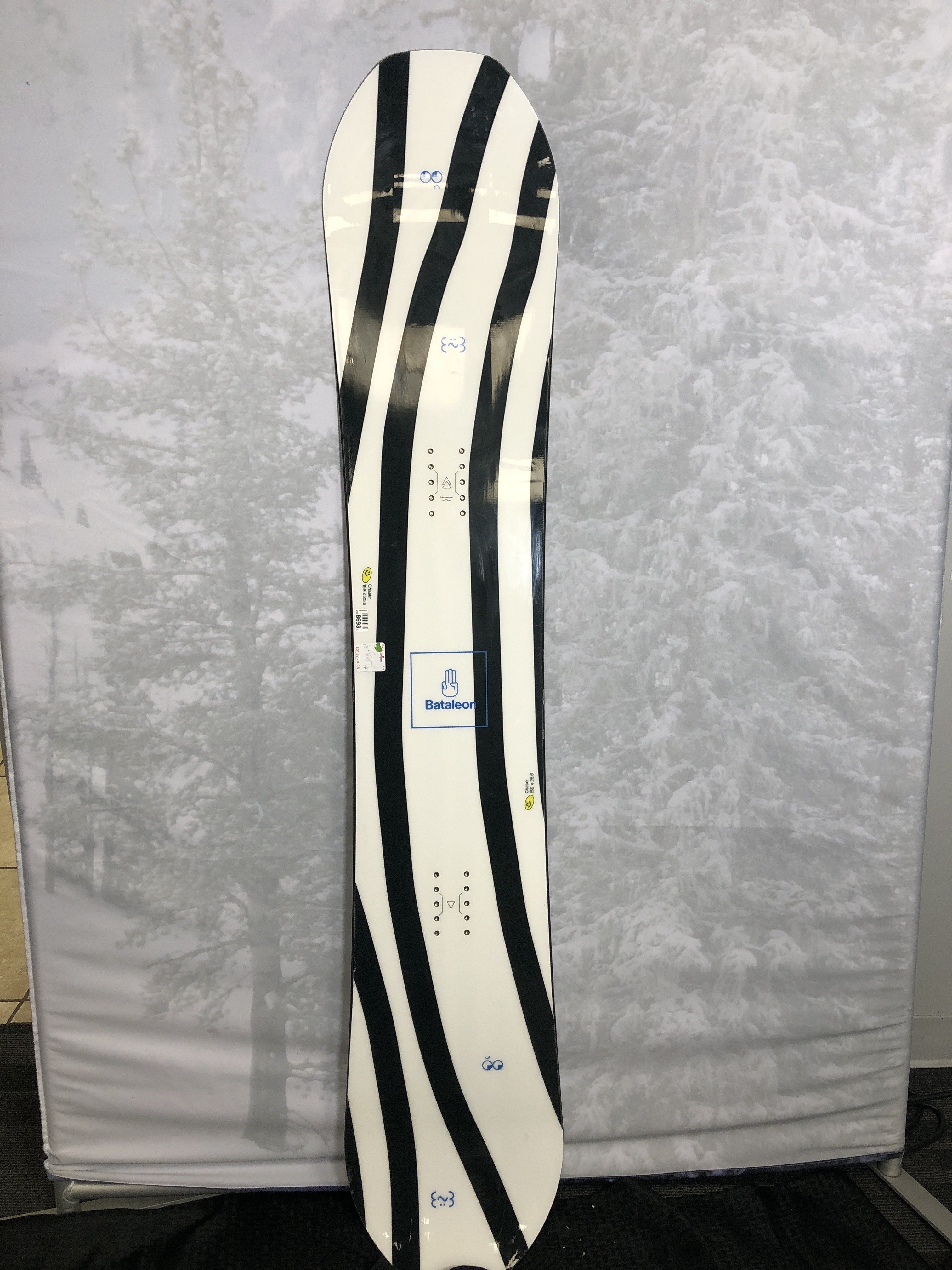 Used 2025 Bataleon Chaser 159CM Snowboard