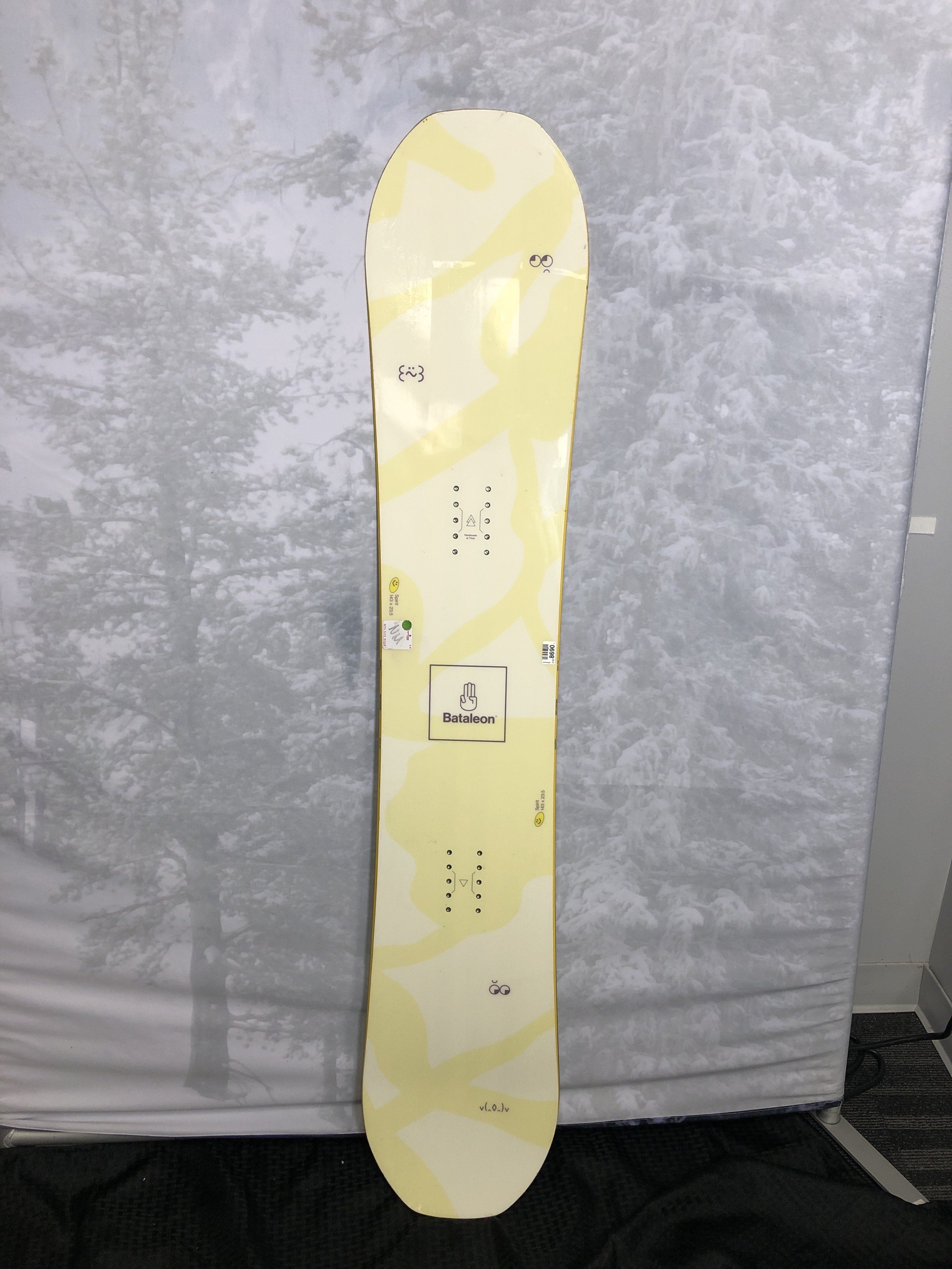 Used 2025 Bataleon Spirit 143 CM Snowboard