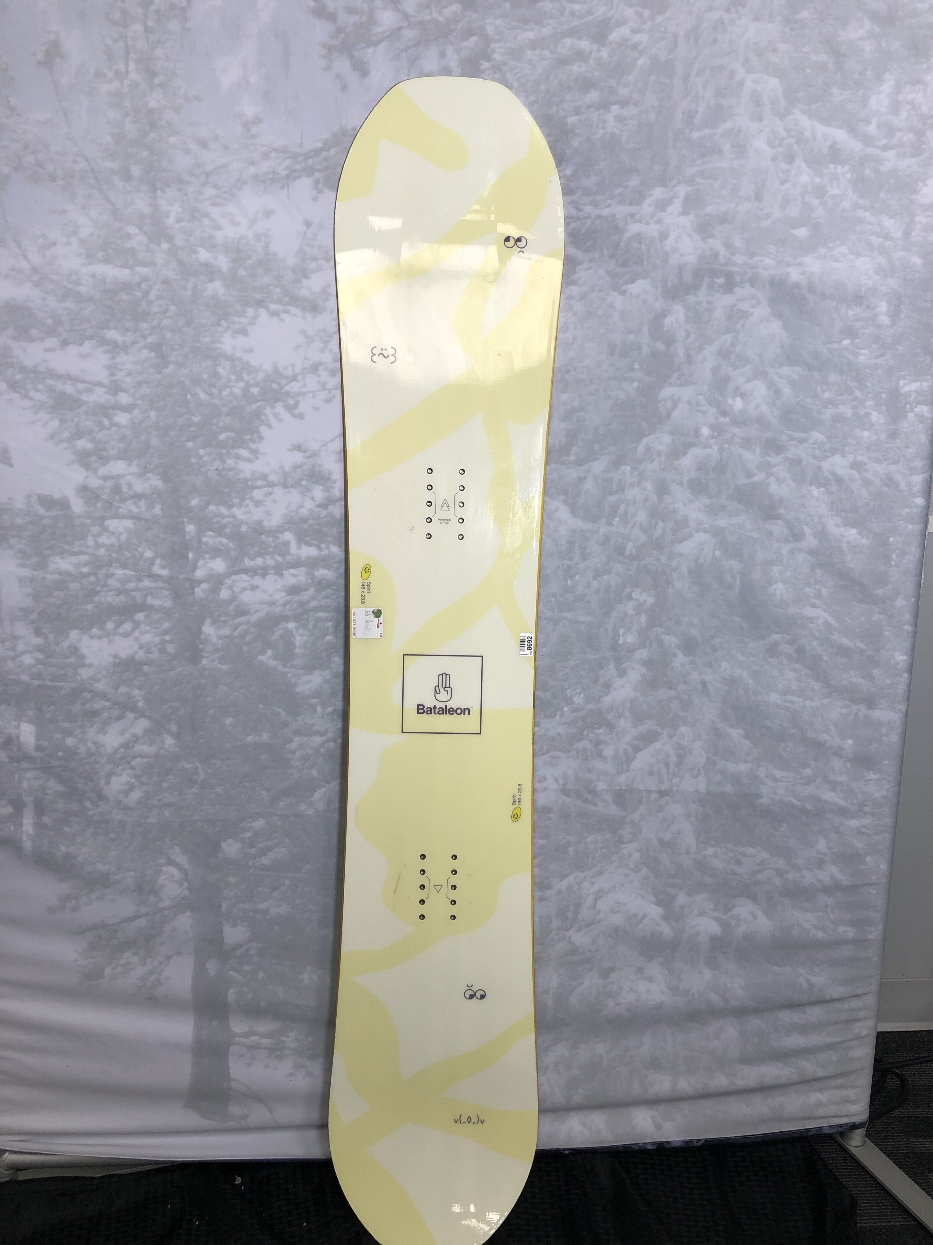 Used 2025 Bataleon Spirit 146 CM Snowboard