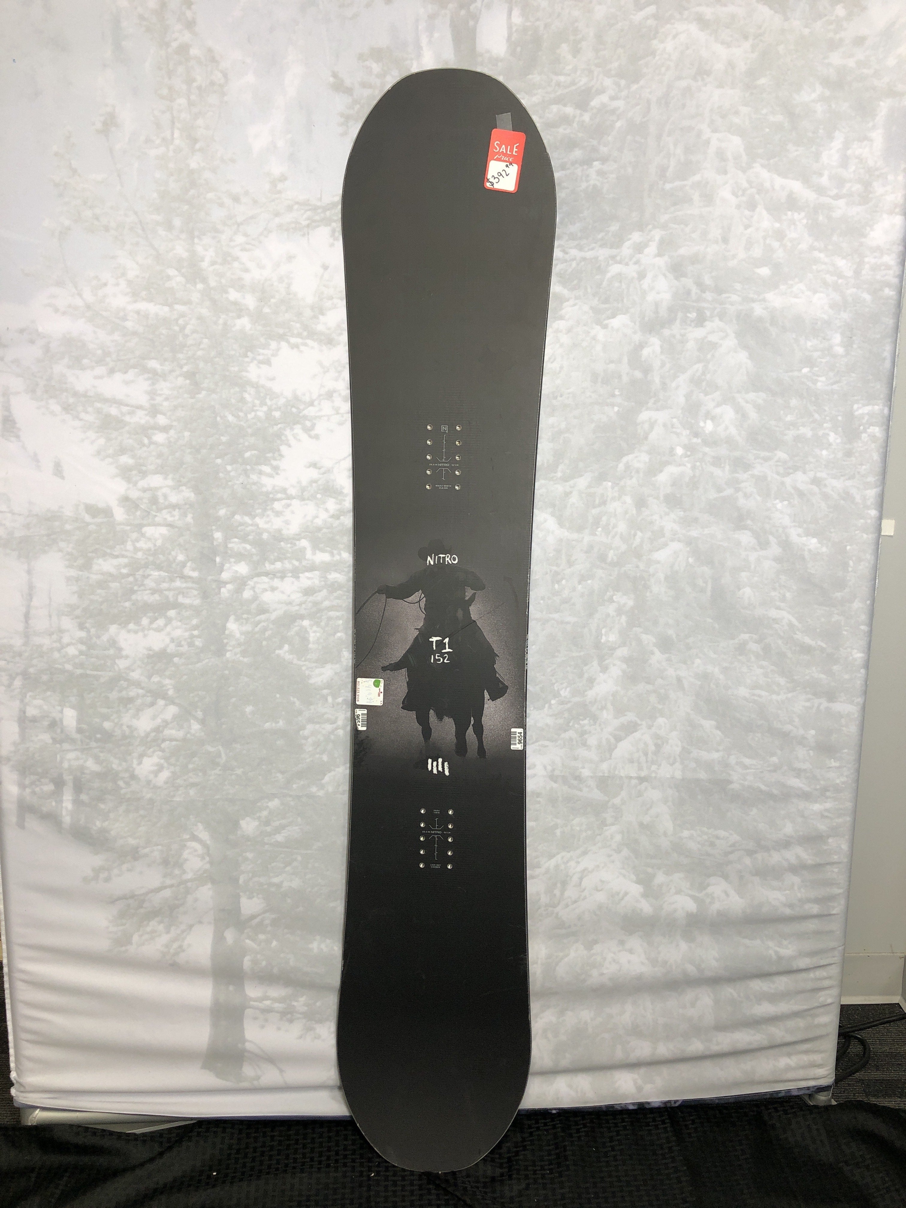 Used 2025 Nitro T1 152CM Snowboard
