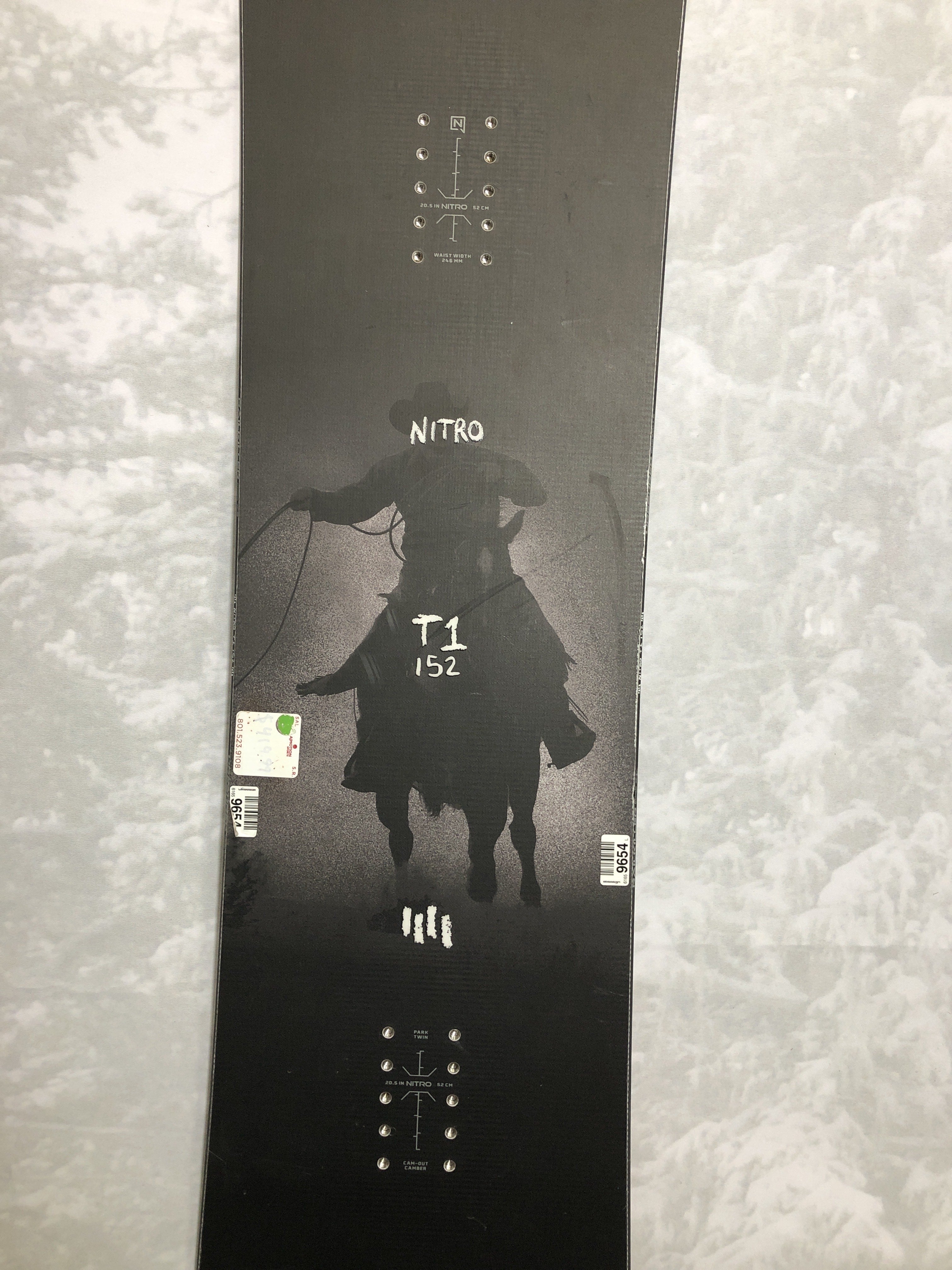Used 2025 Nitro T1 152CM Snowboard