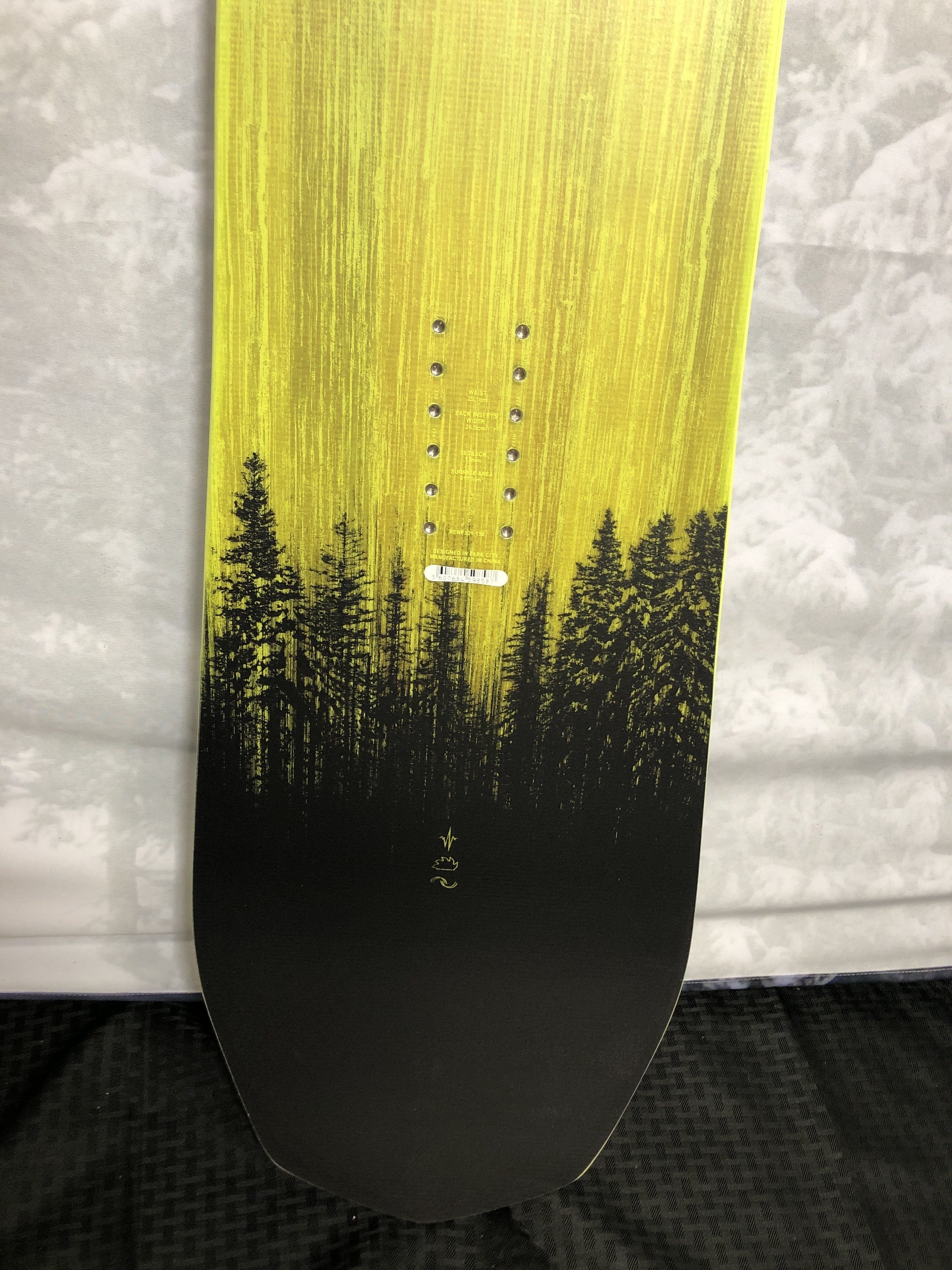 New 2025 Rossignol Revenant 158CM Snowboard