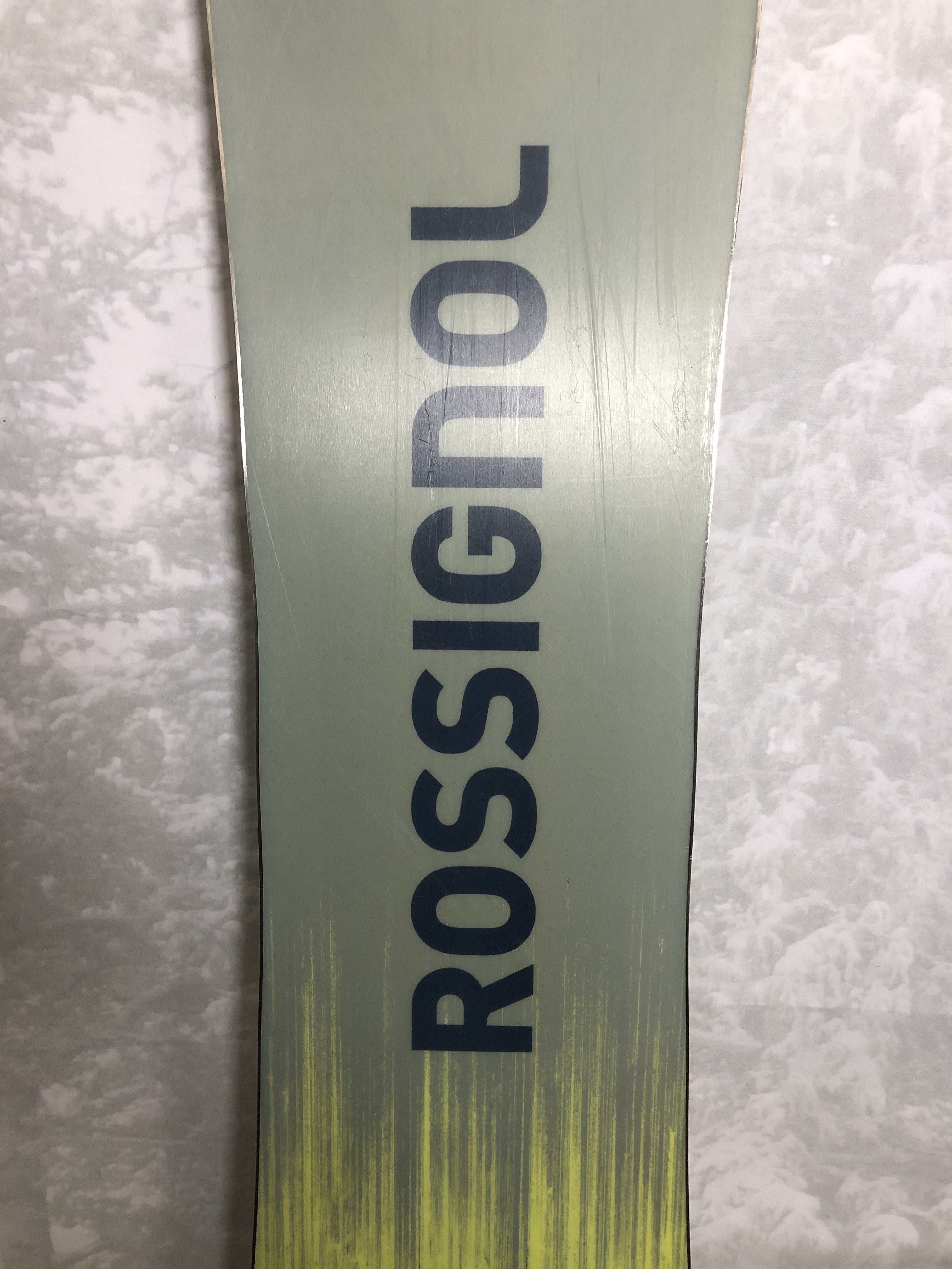 Used 2025 Rossignol Revenant 159CM w Snowboard