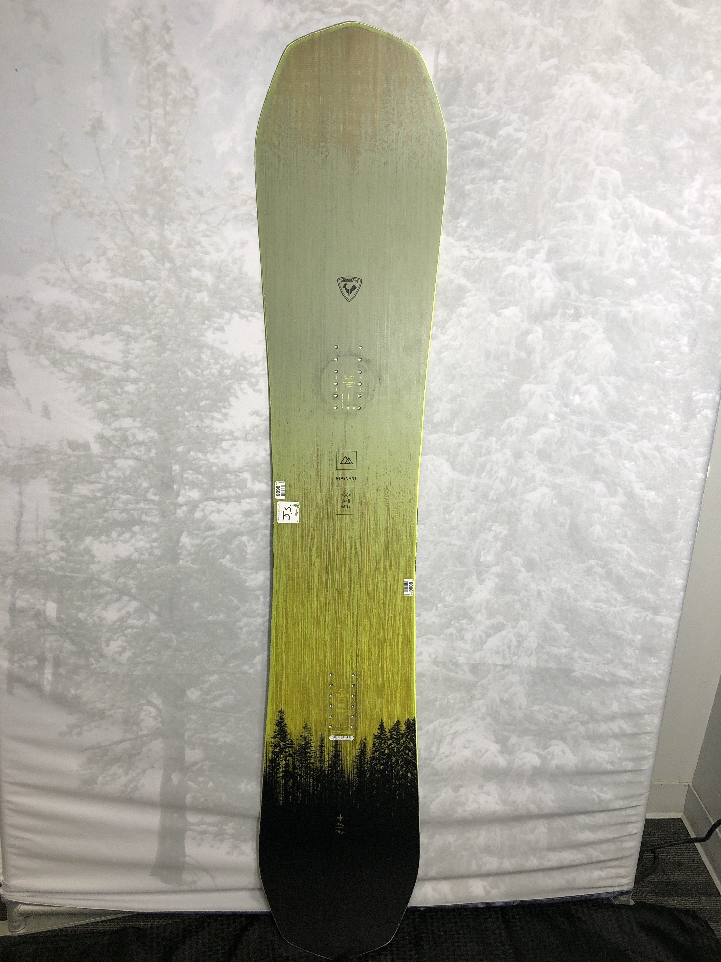 Used 2025 Rossignol Revenant 162CM Snowboard
