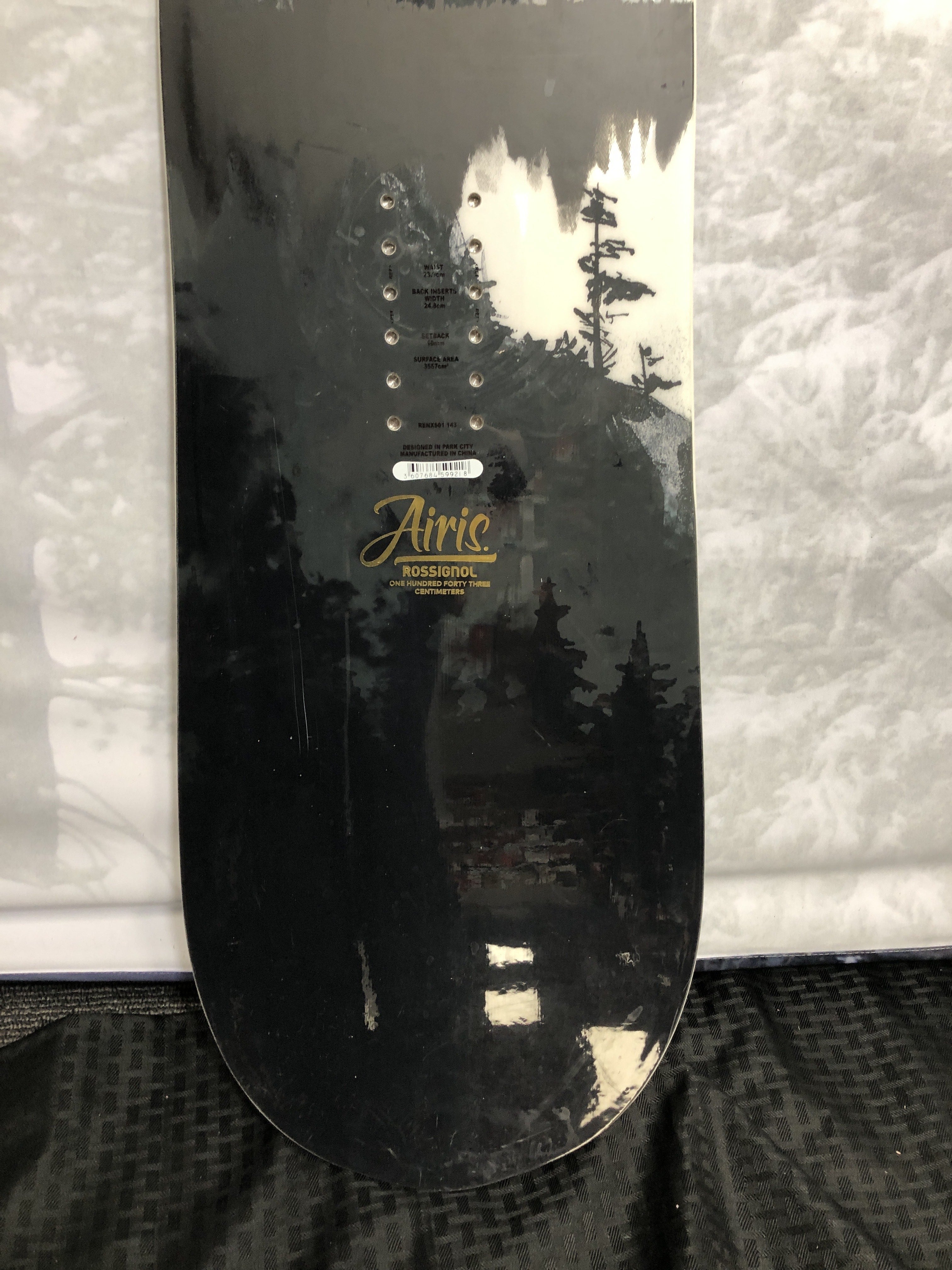 Used 2025 Rossignol Airis 143CM Snowboard