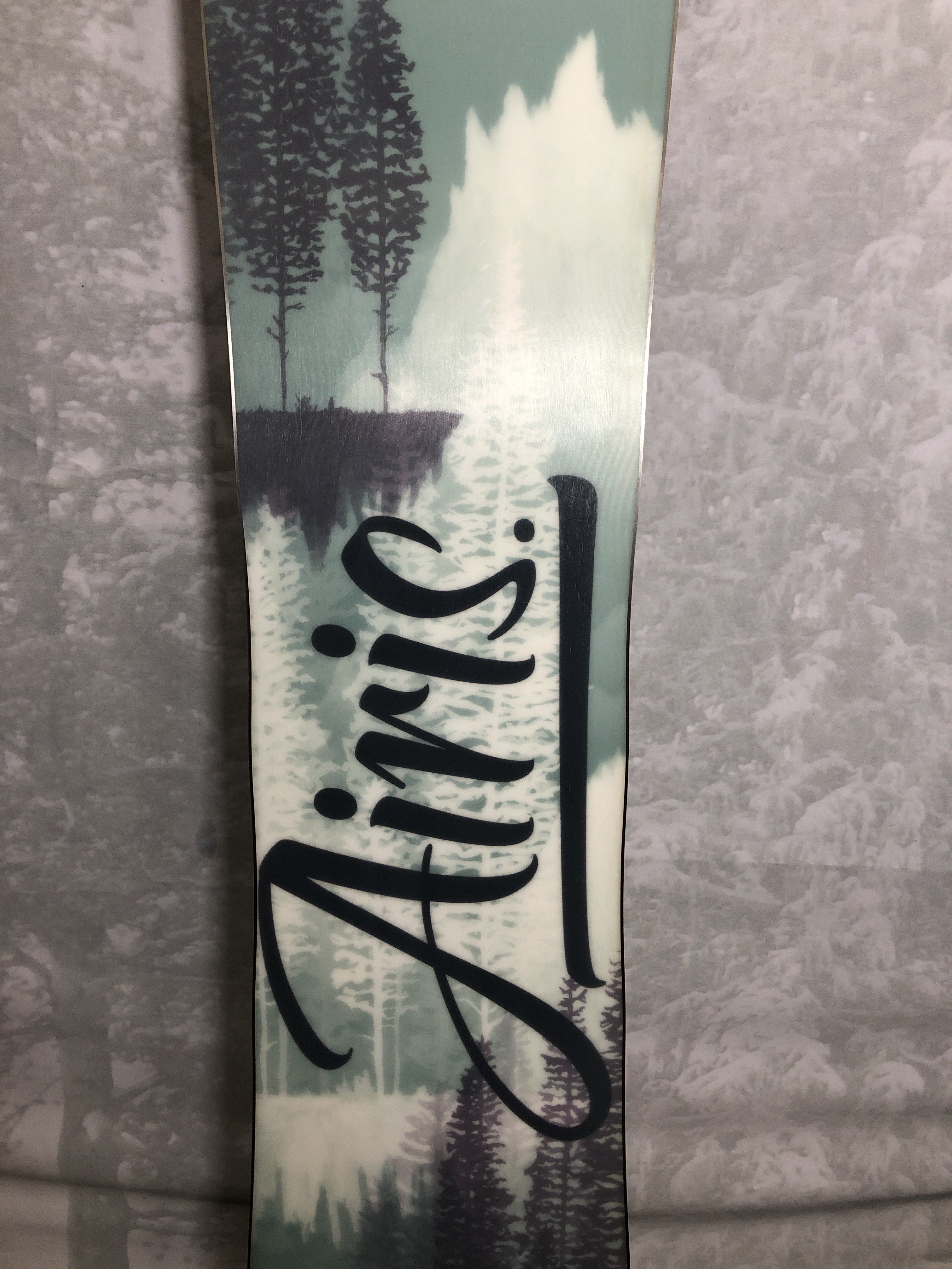 Used 2025 Rossignol Airis 143CM Snowboard