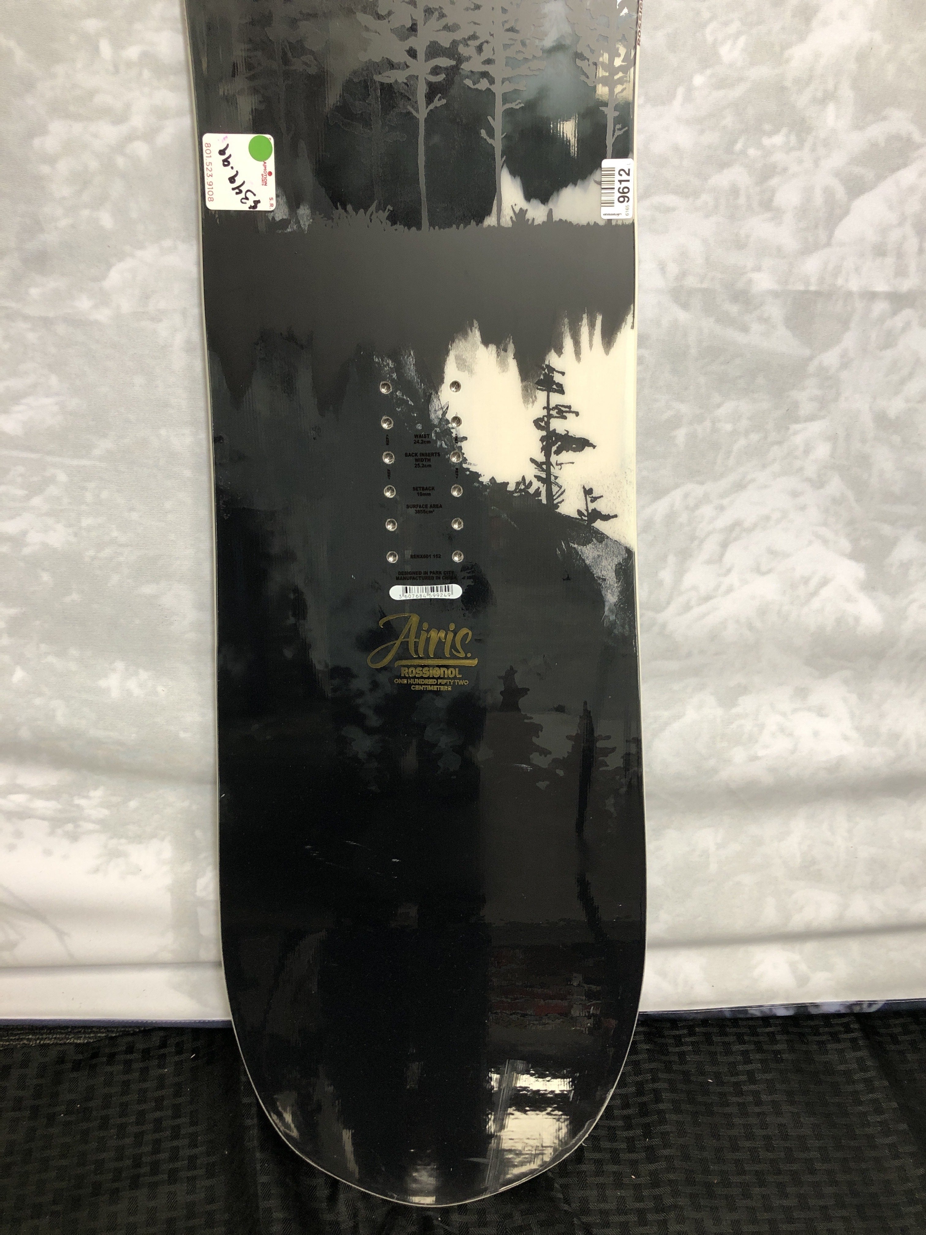 Used 2025 Rossignol Airis 152CM Snowboard