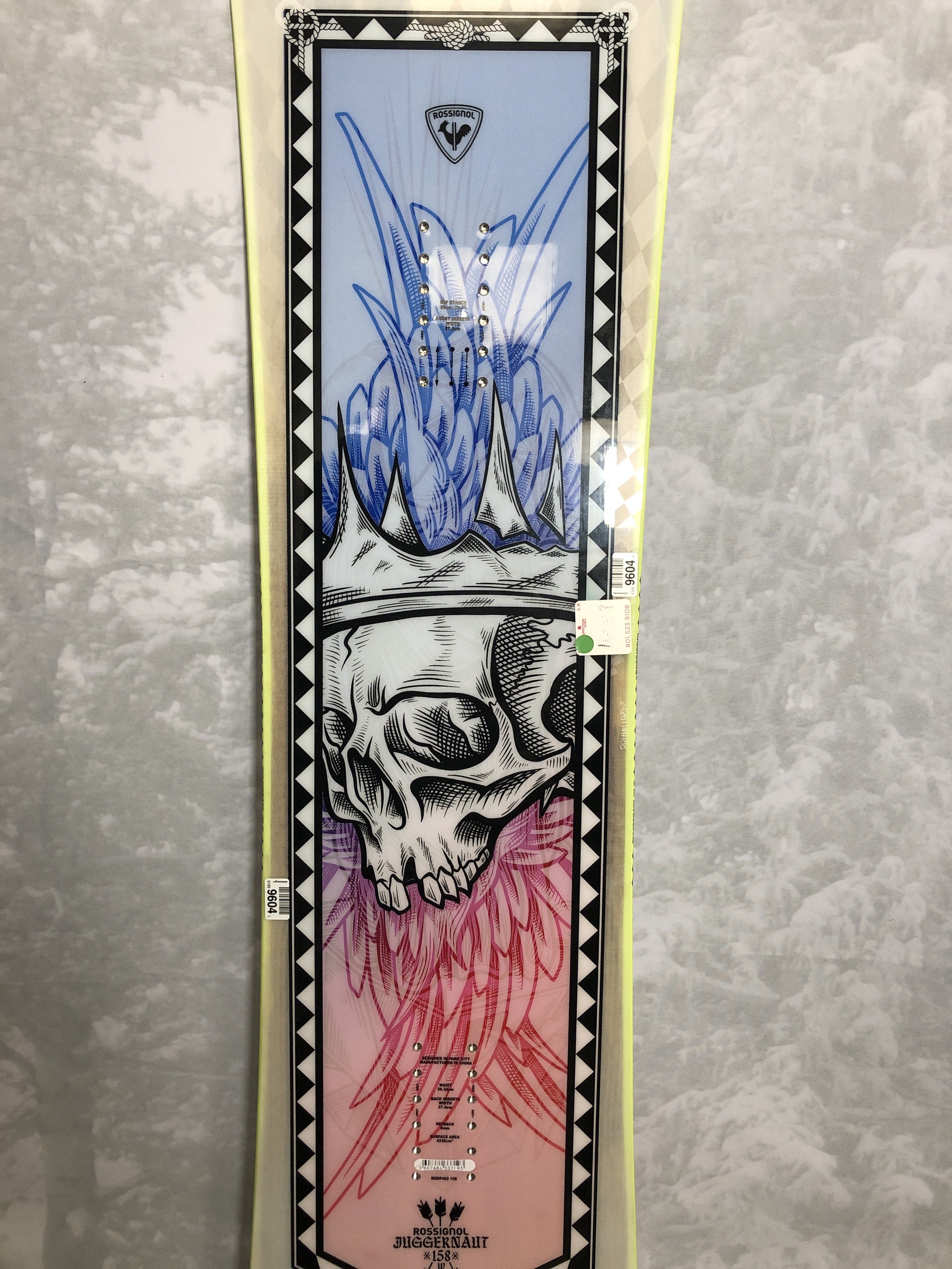 New 2025 Rossignol Juggernaut 158 CM w Snowboard