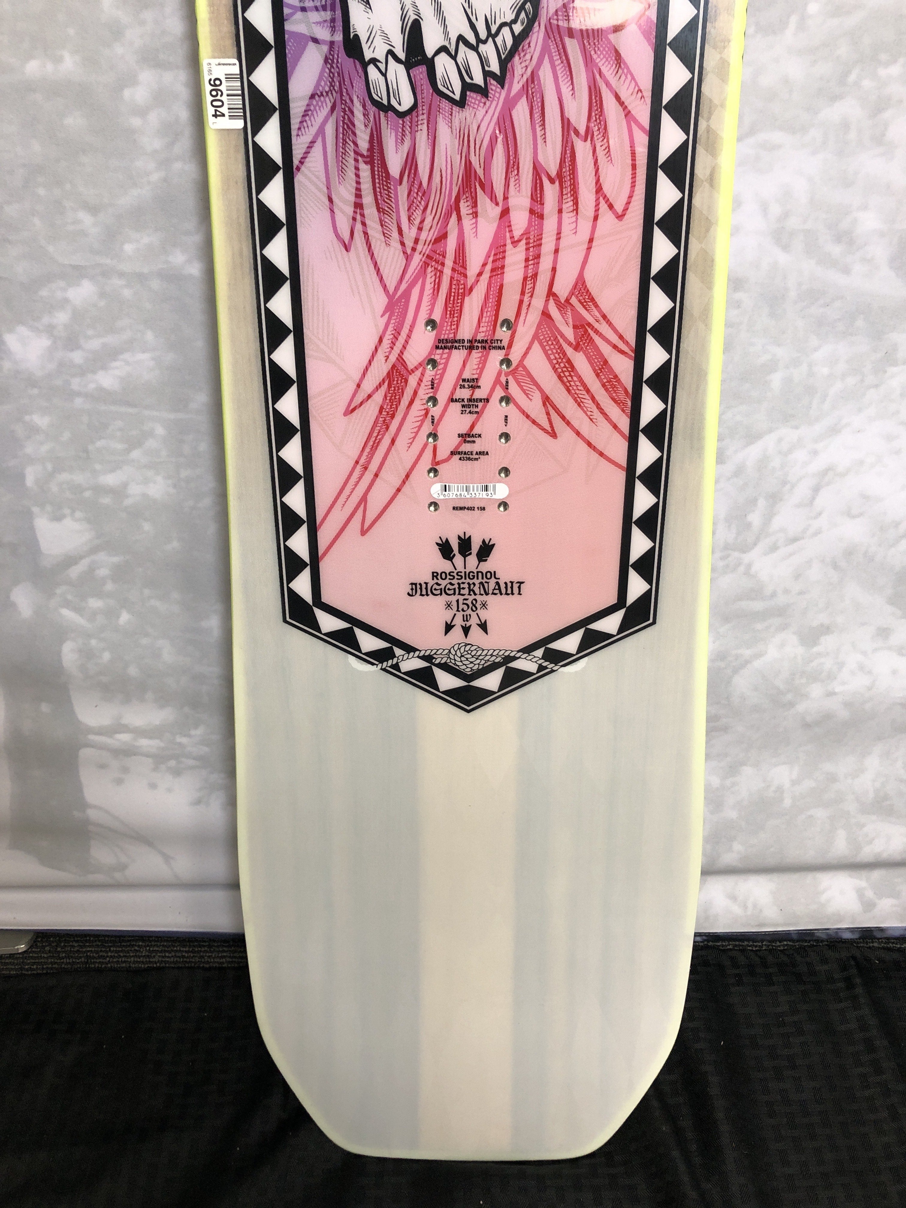 New 2025 Rossignol Juggernaut 158 CM w Snowboard
