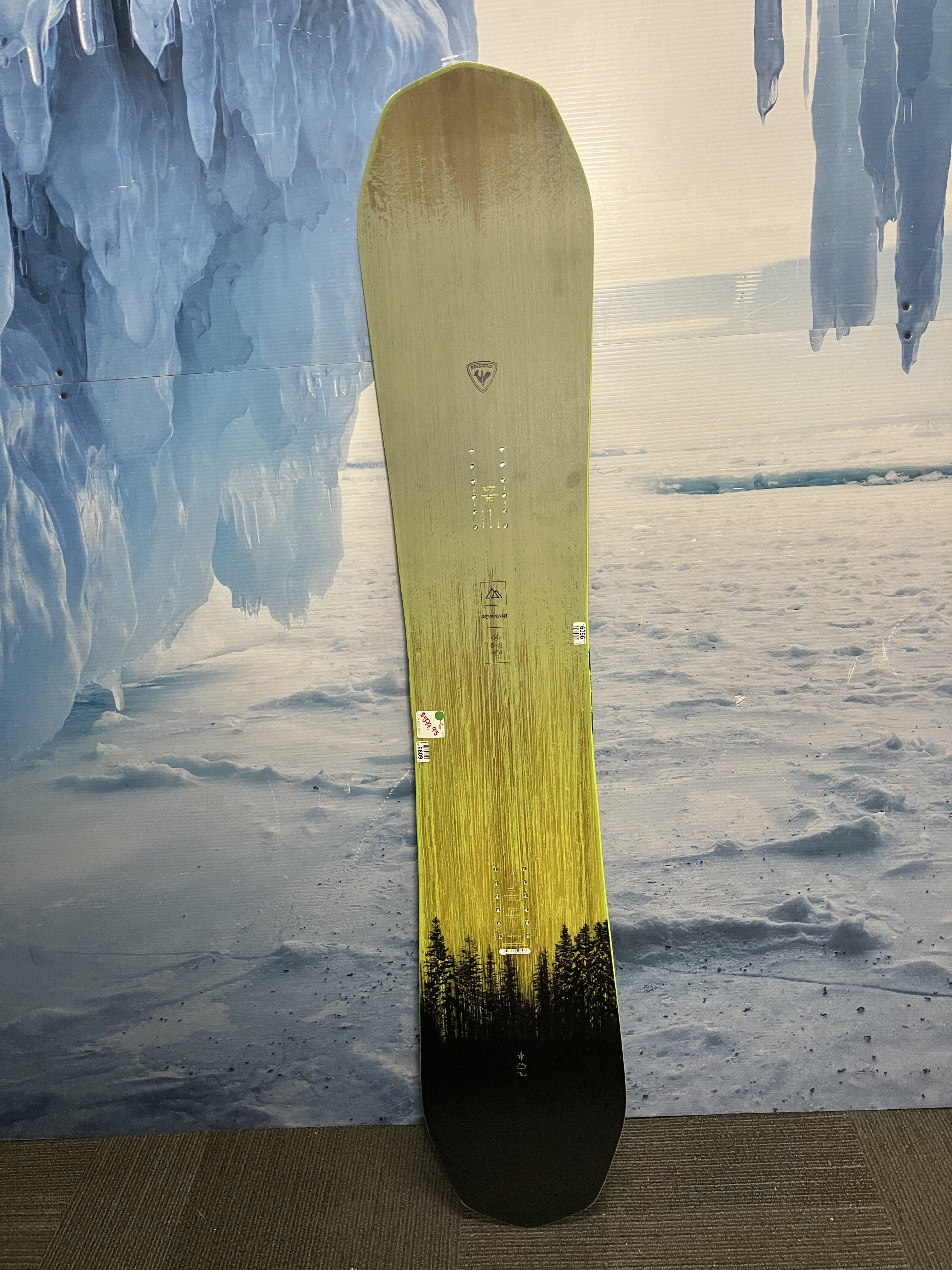 Lightly Used Rossignol Revenant 2025 158CM Snowboard