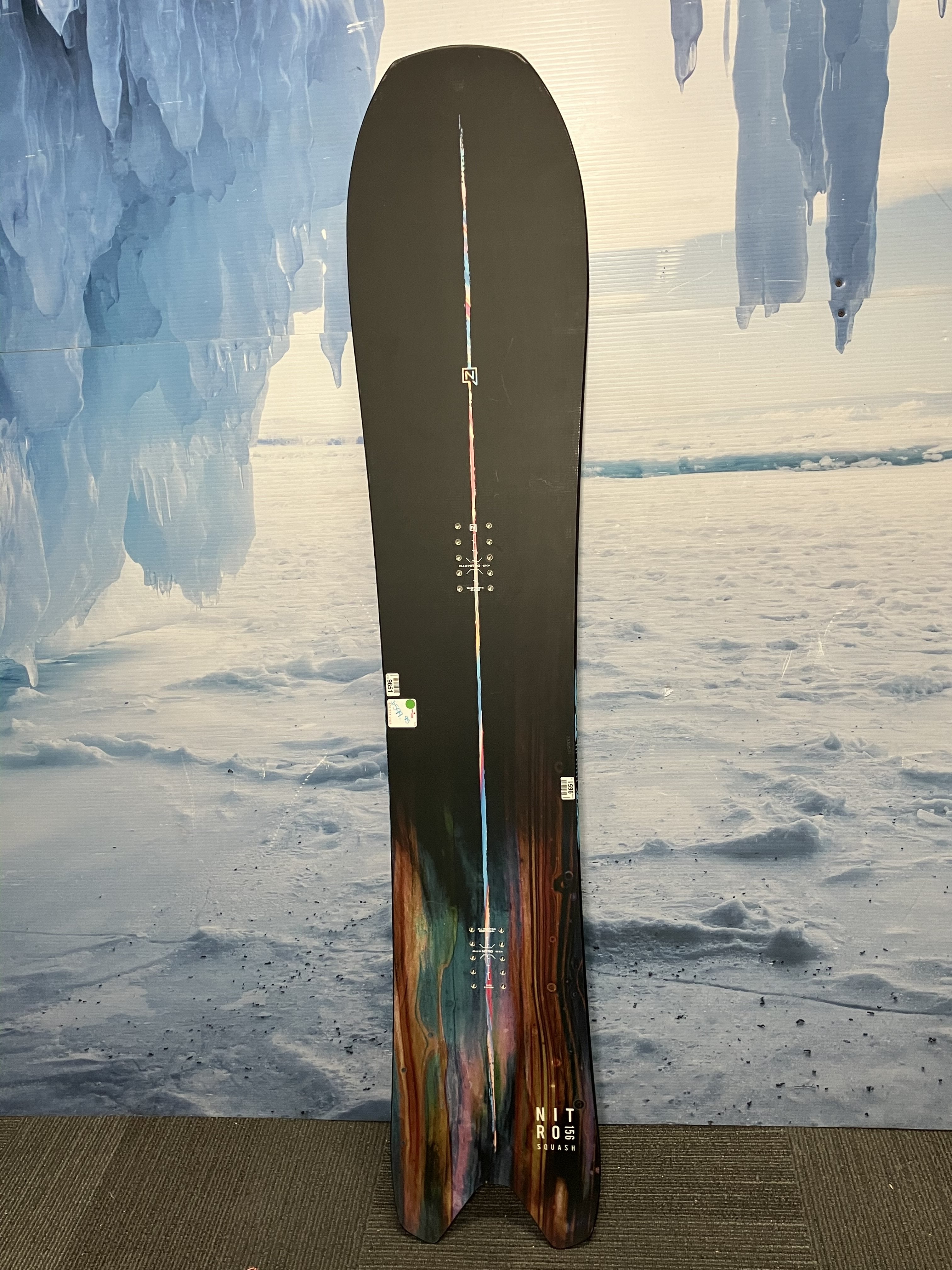 Lightly Used Nitro Squash 2025 156CM Snowboard