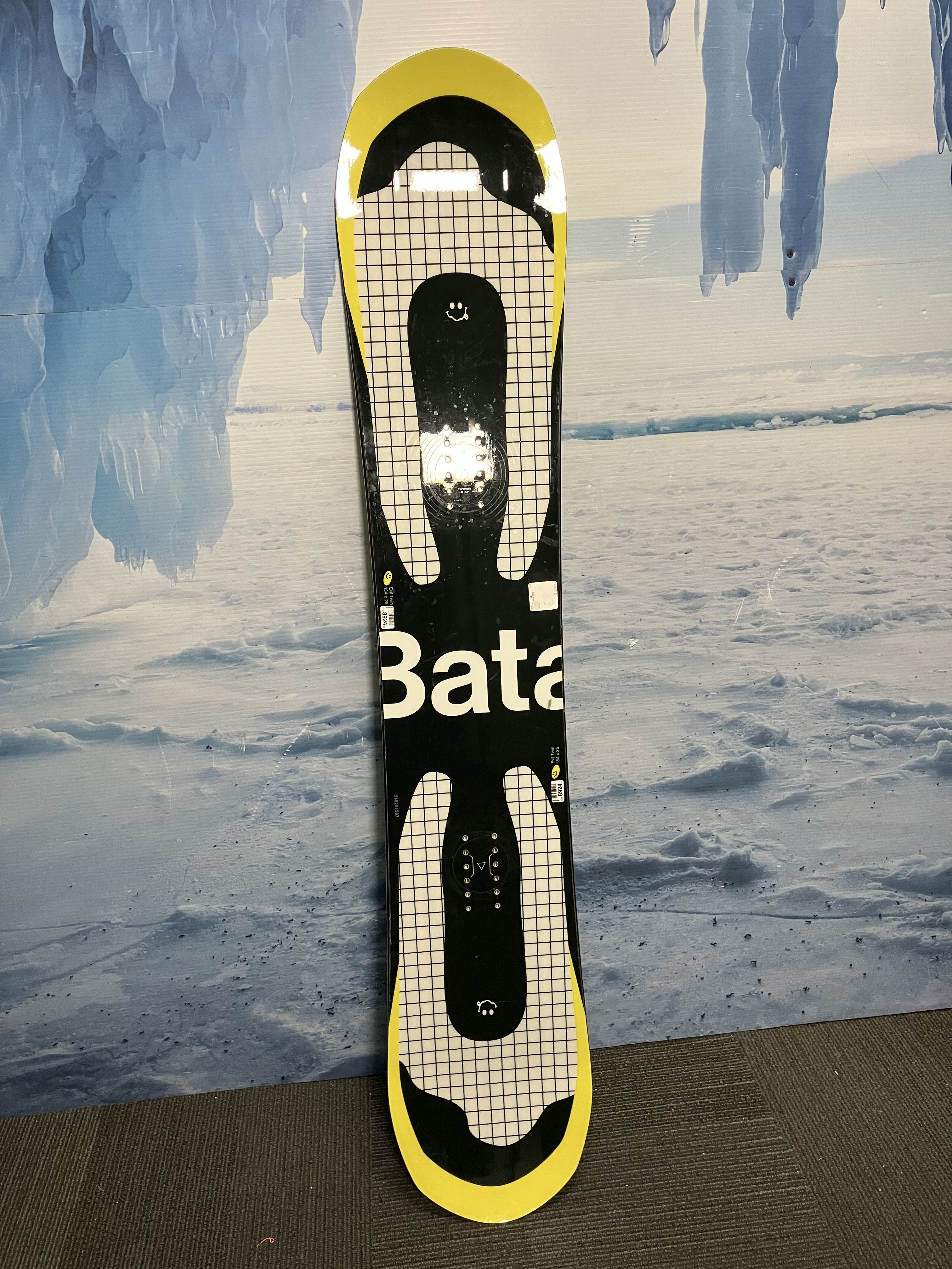 Lightly Used Bataleon Evil Twin 2025 156CM Snowboard