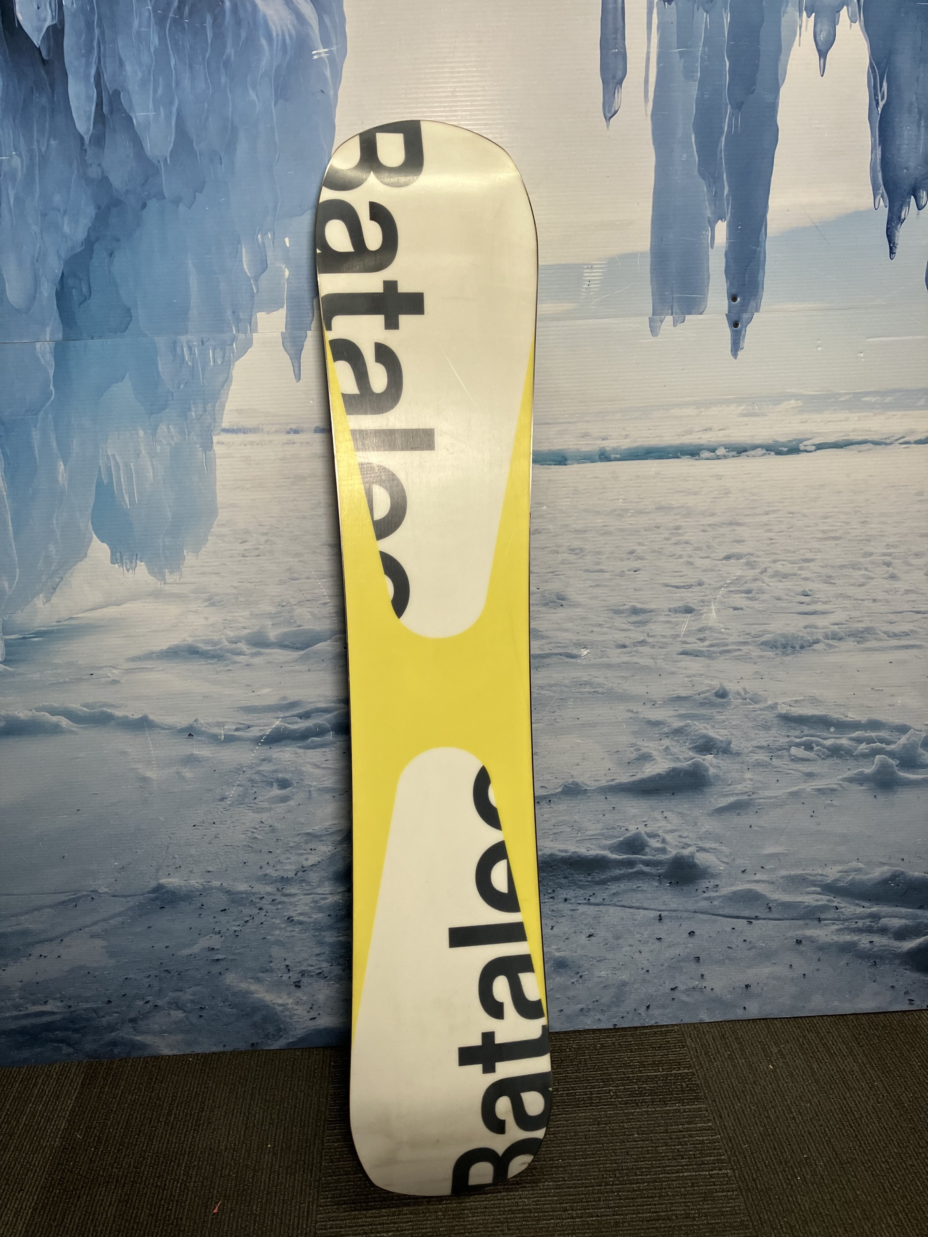 Lightly Used Bataleon Evil Twin 2025 156CM Snowboard