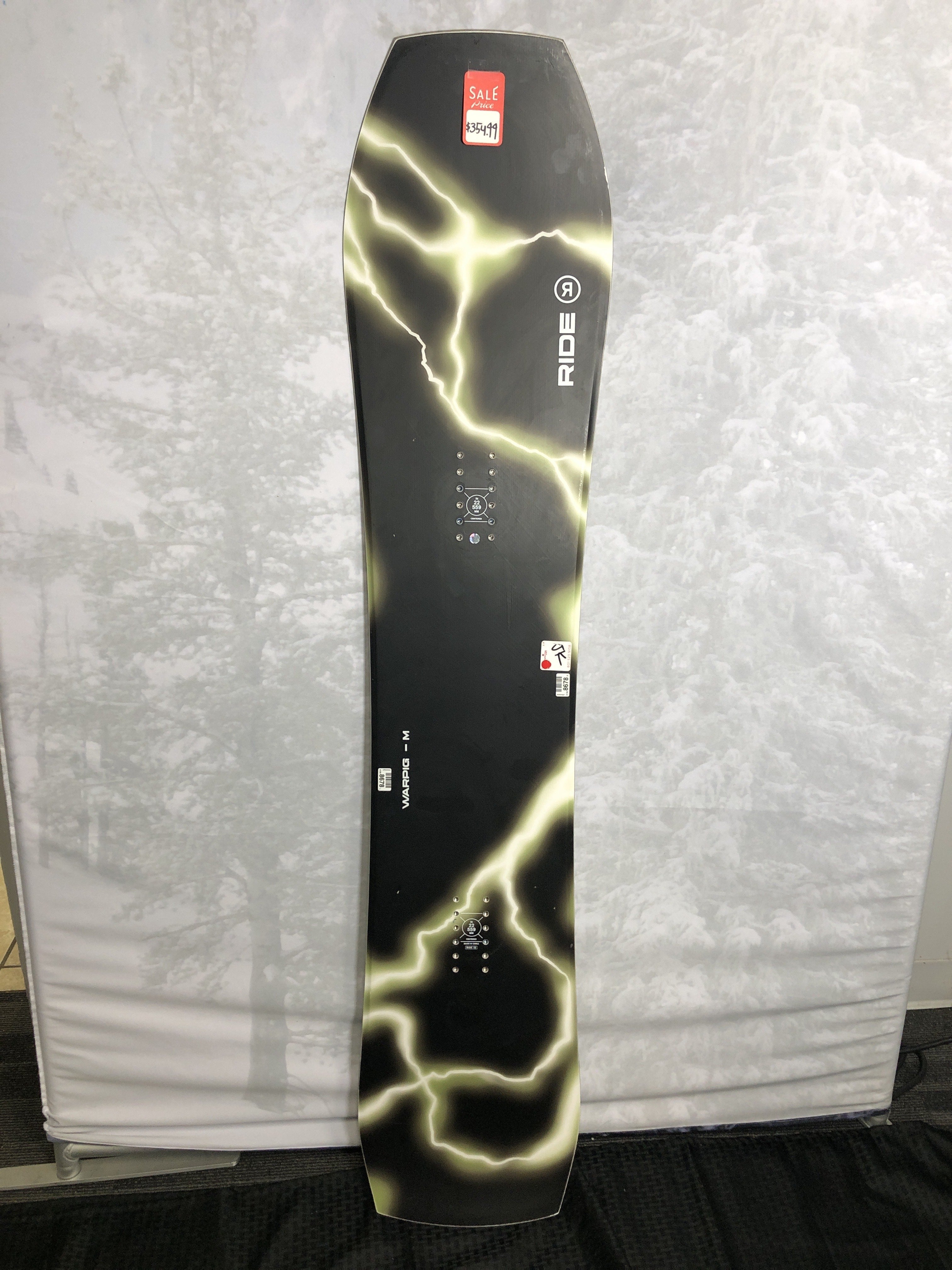Used 2025 Ride Warpig 151CM Snowboard