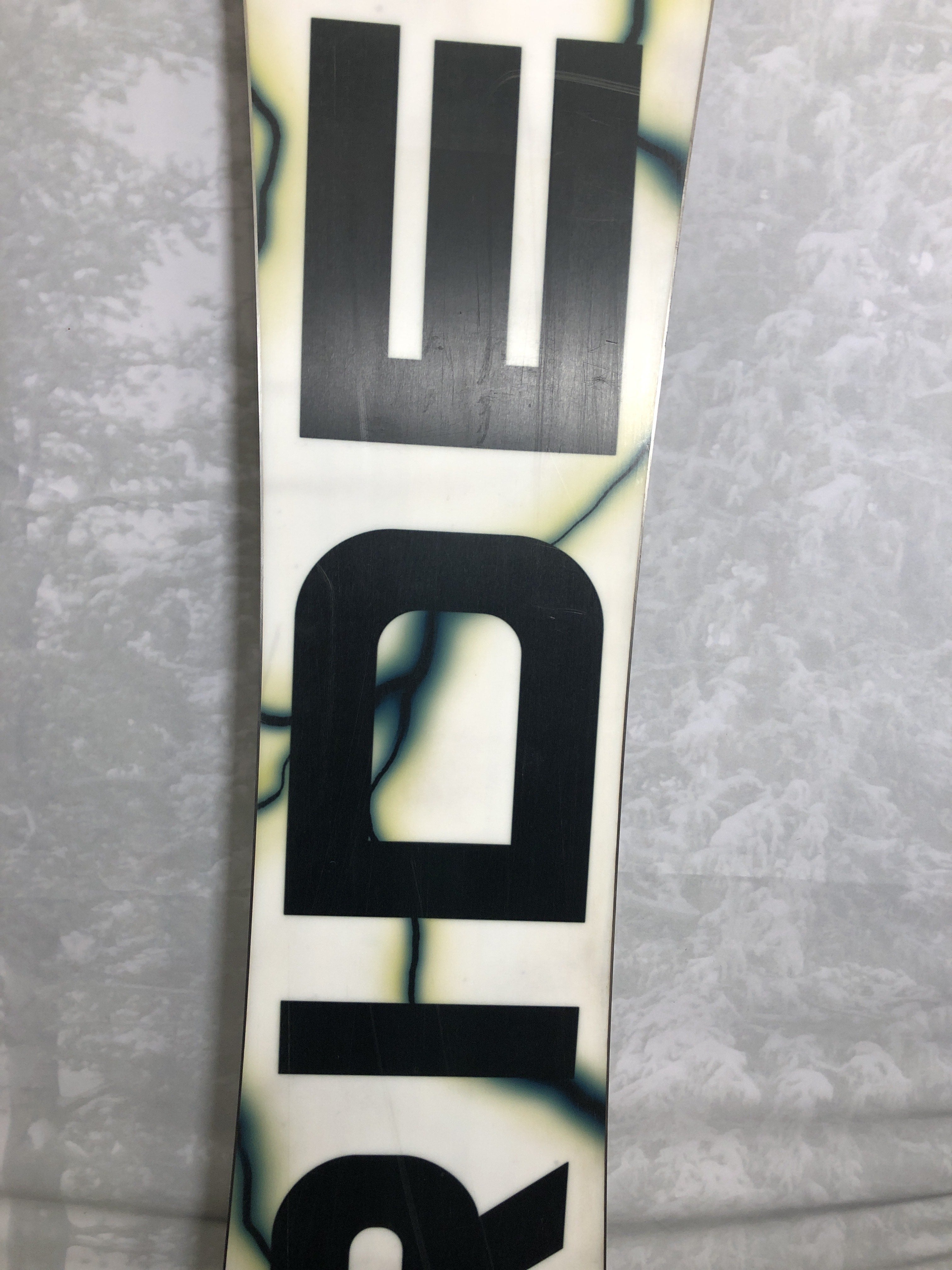 Used 2025 Ride Warpig 151CM Snowboard