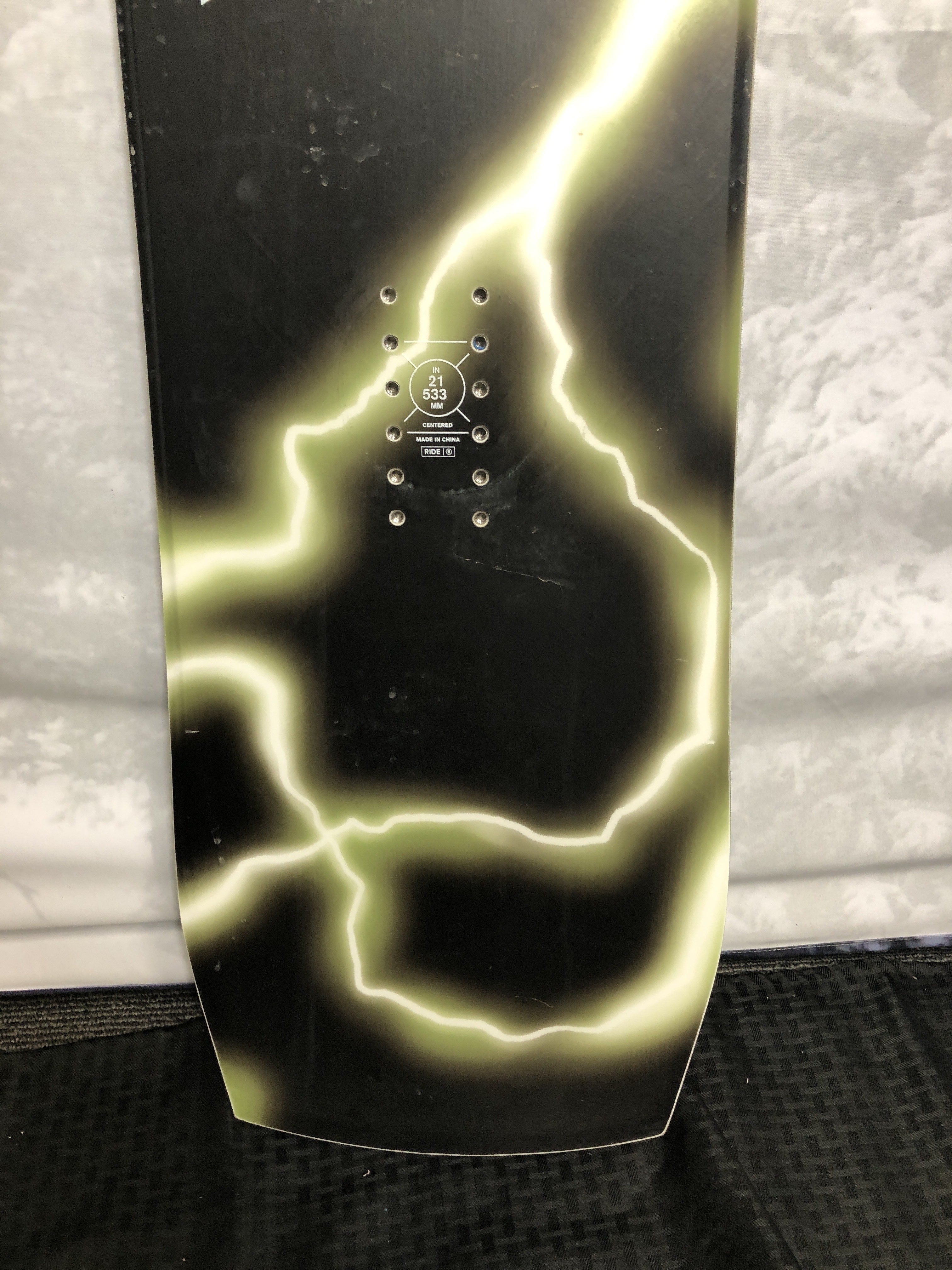 Used 2025 Ride Warpig 148CM Snowboard