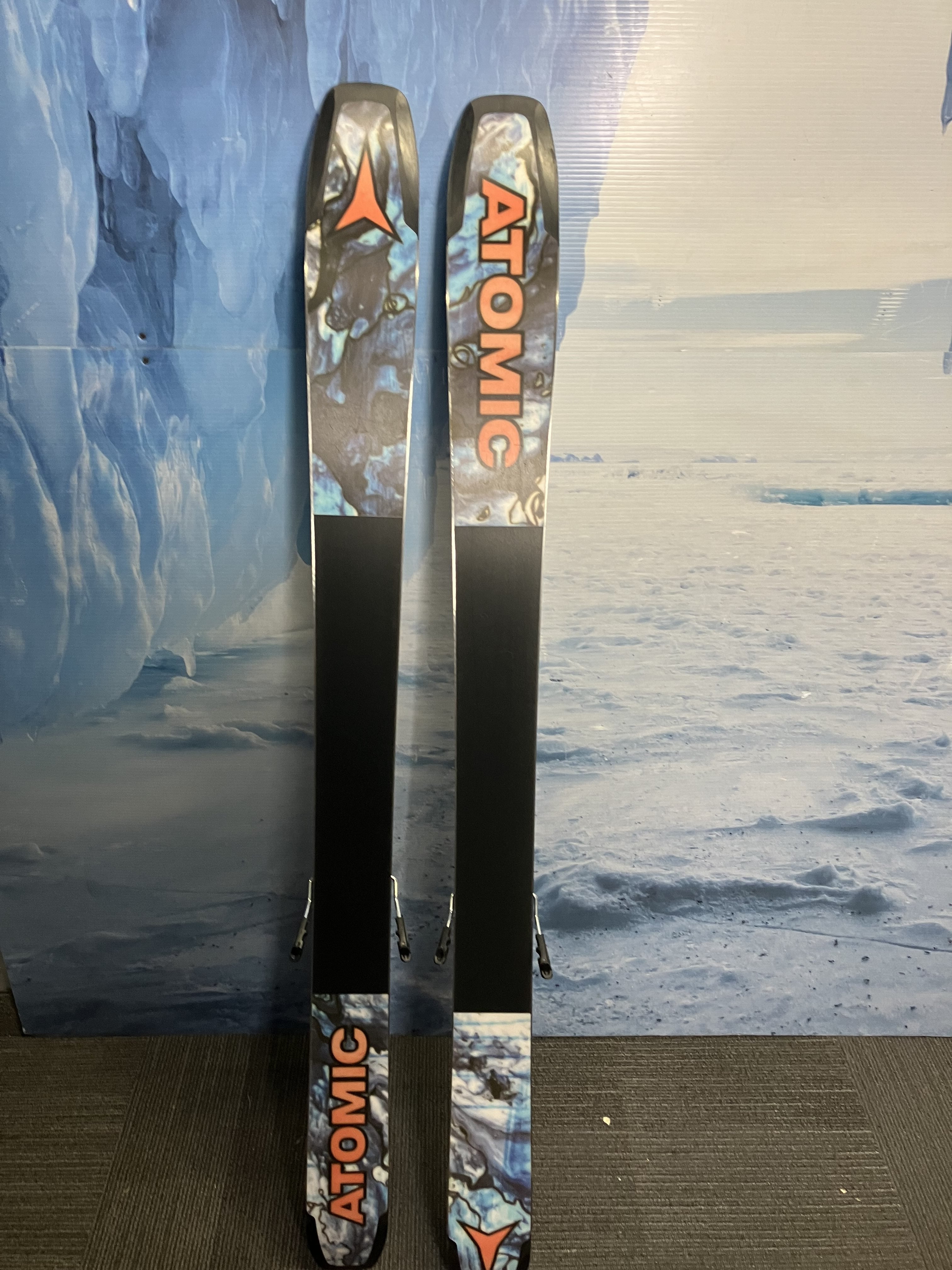 Used 2025 Atomic Bent Chetler 100 158cm Ski w/ atomic strive 13 Demo Binding