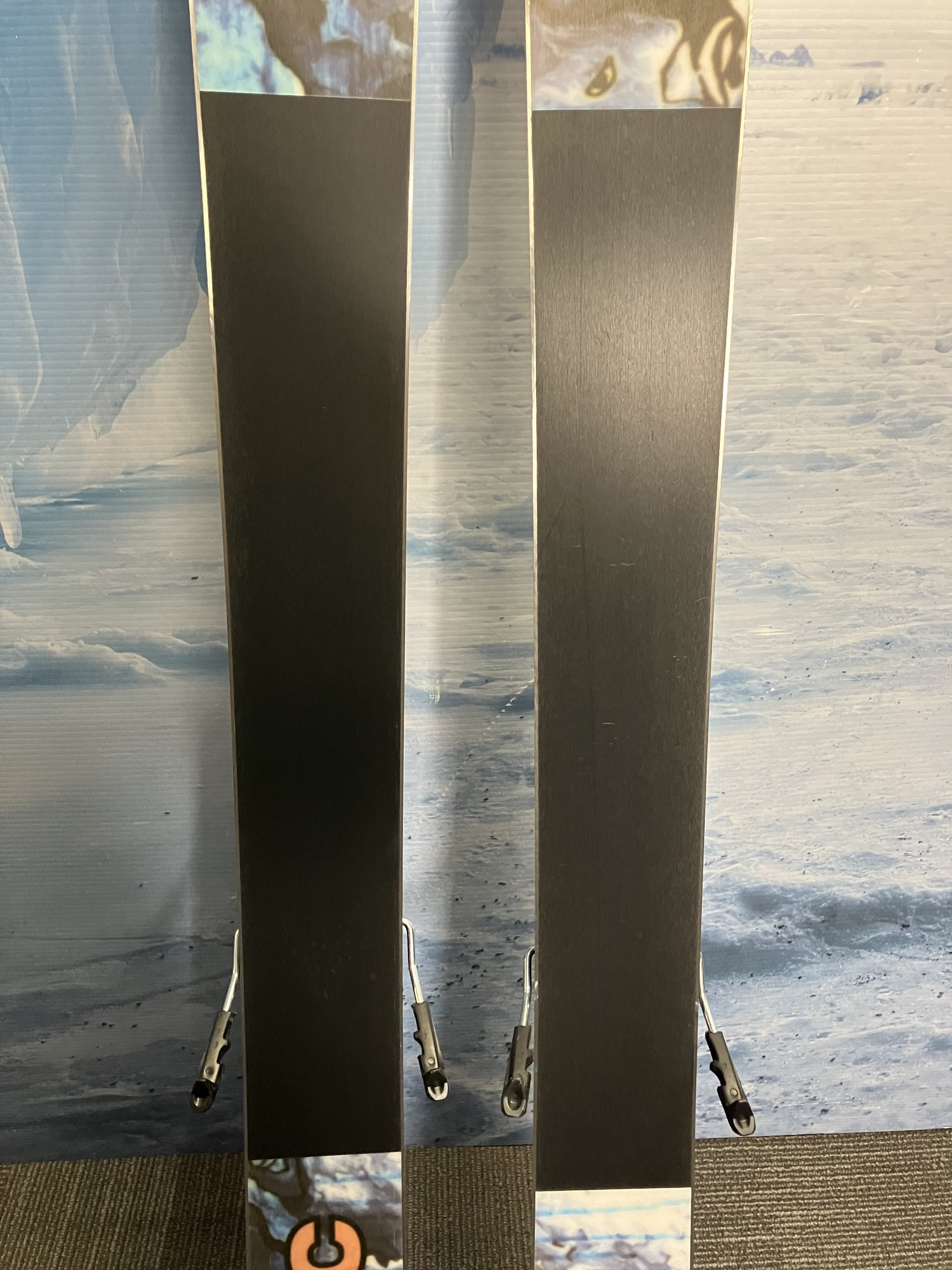 Used 2025 Atomic Bent Chetler 100 158cm Ski w/ atomic strive 13 Demo Binding