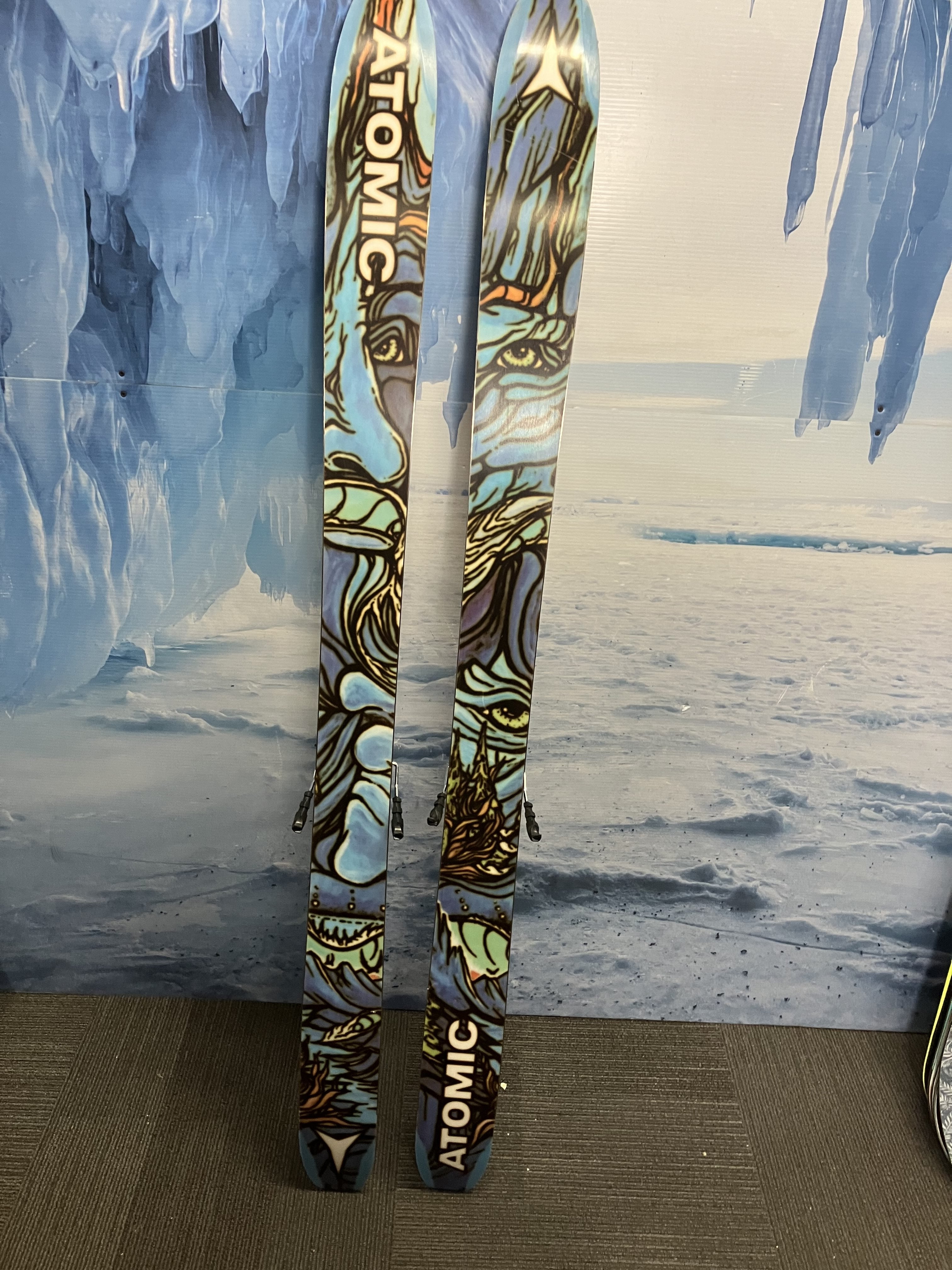 Used 2024 Atomic Bent Chetler 110 180cm Ski w/ atomic strive 13 Demo Binding