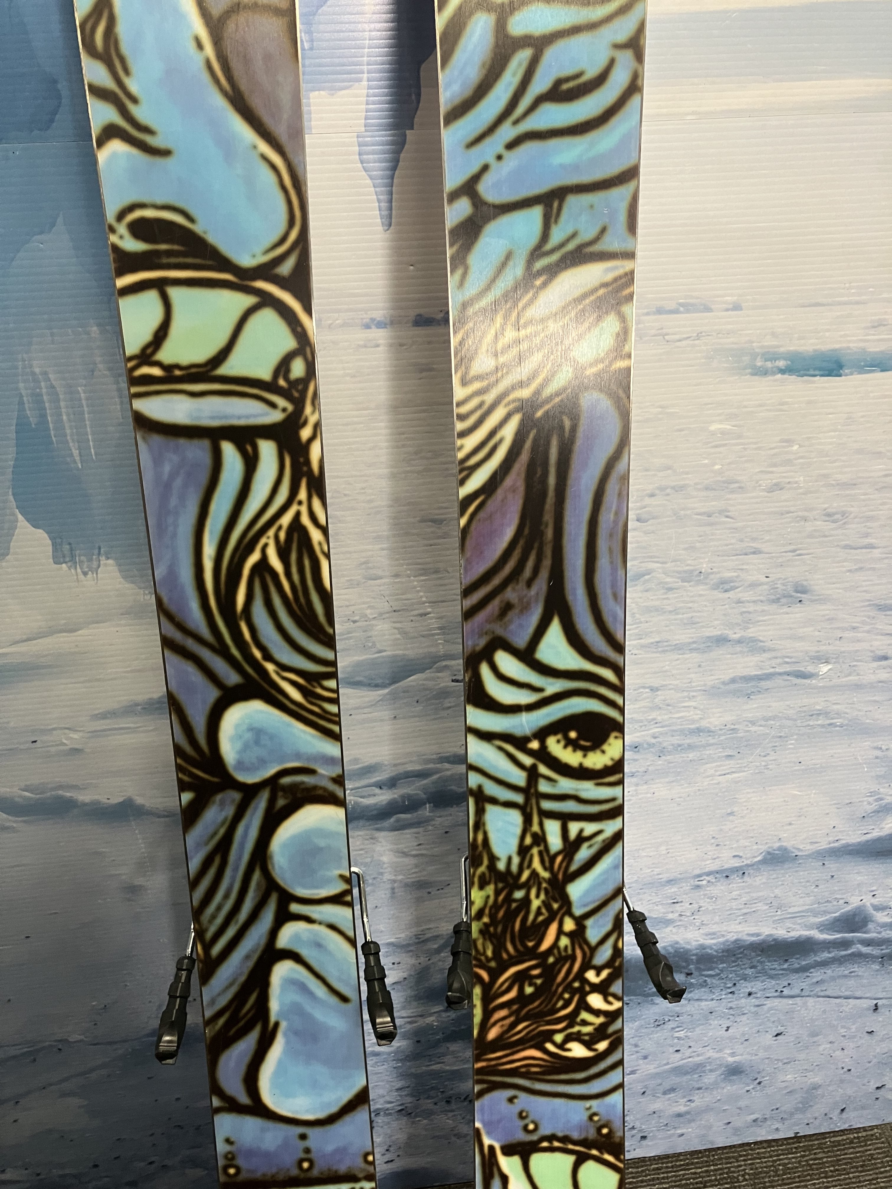 Used 2024 Atomic Bent Chetler 110 180cm Ski w/ atomic strive 13 Demo Binding