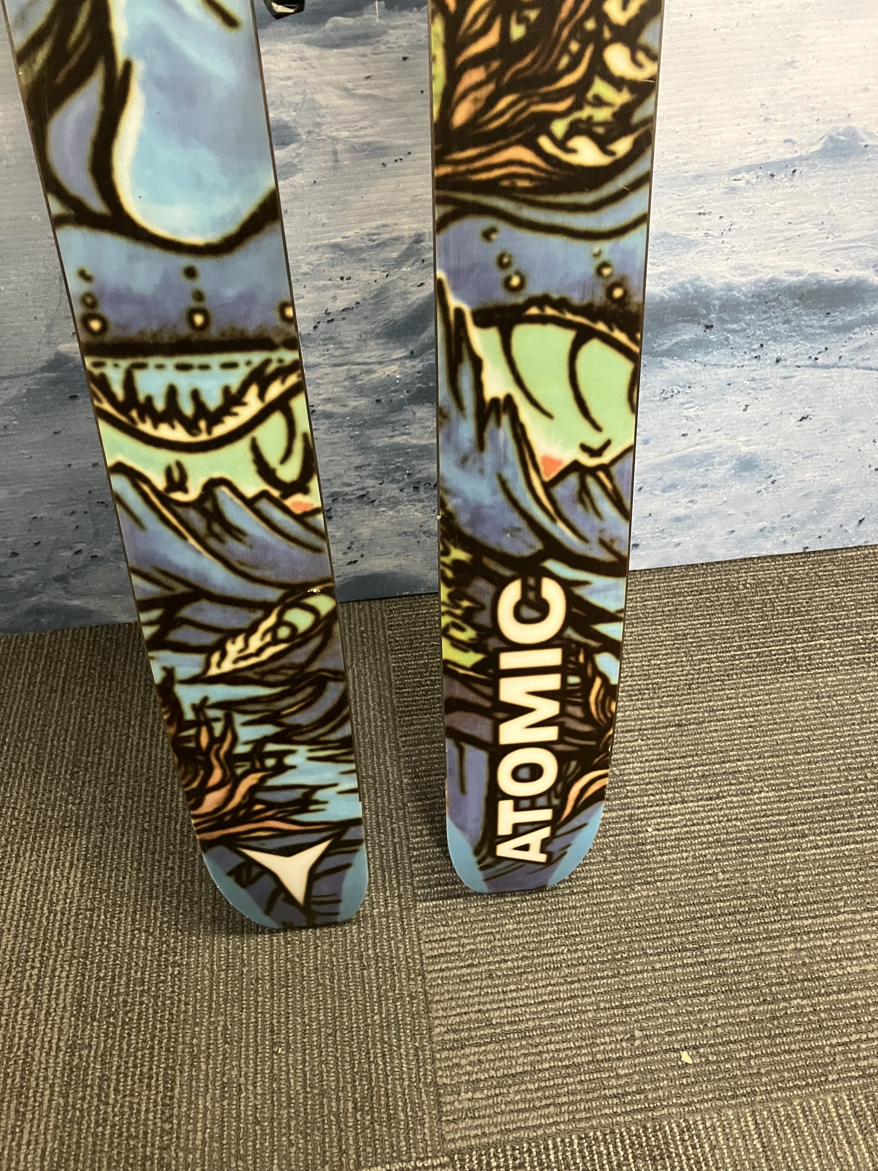 Used 2024 Atomic Bent Chetler 110 180cm Ski w/ atomic strive 13 Demo Binding