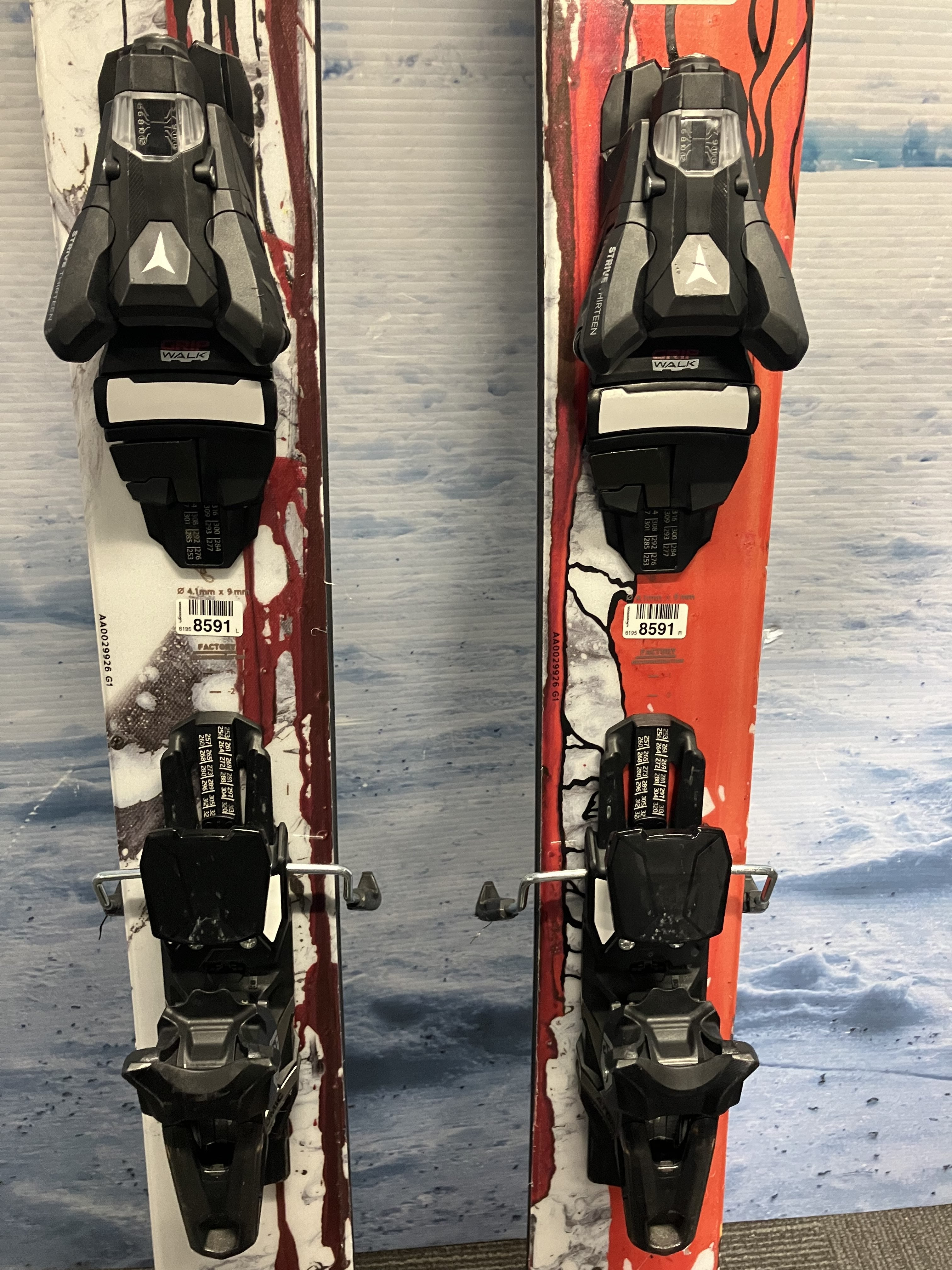 Used 2024 Atomic Bent Chetler 110 180cm Ski w/ atomic strive 13 Demo Binding