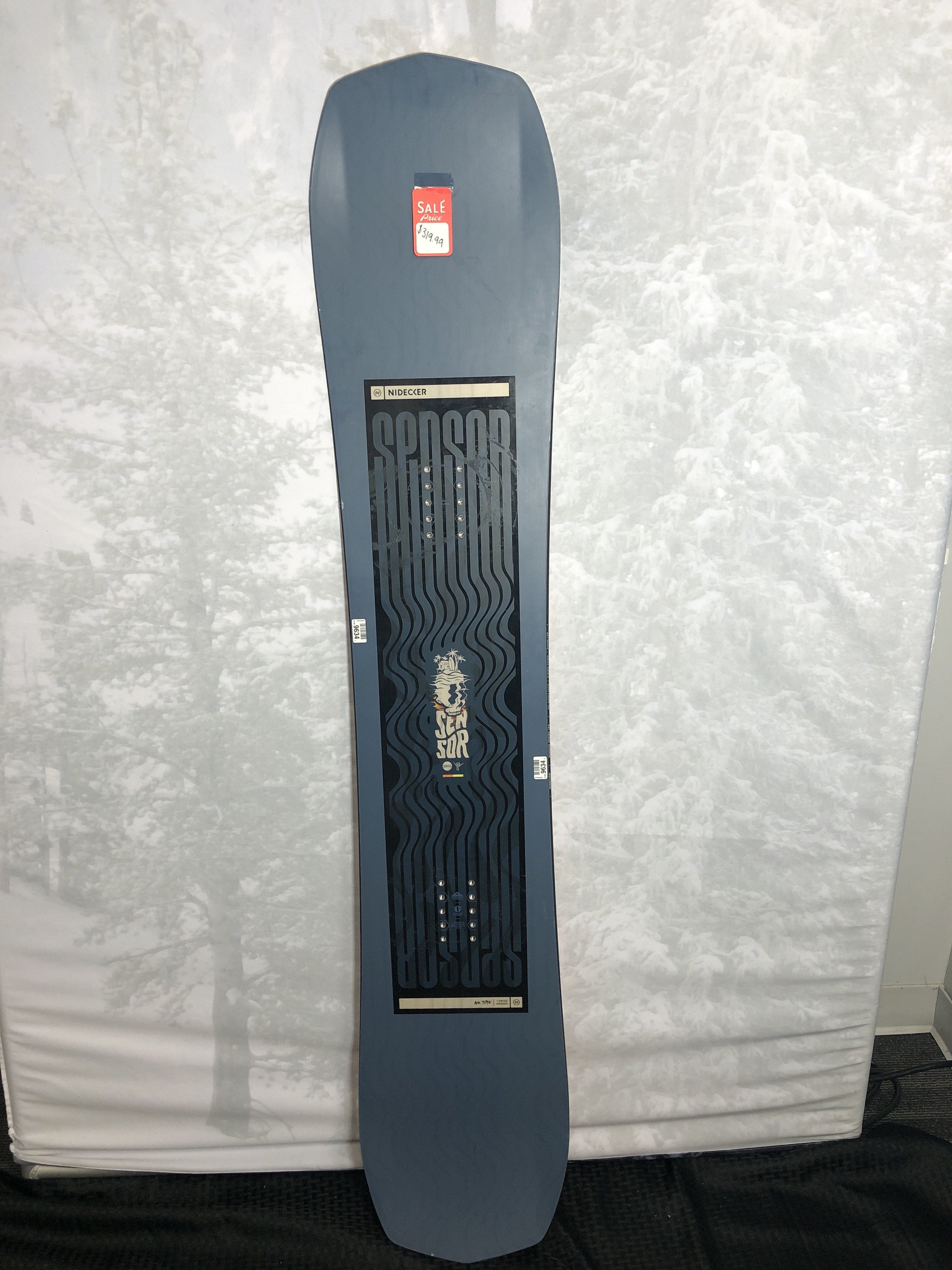 Used 2025 Nidecker Sensor 153 CM Snowboard