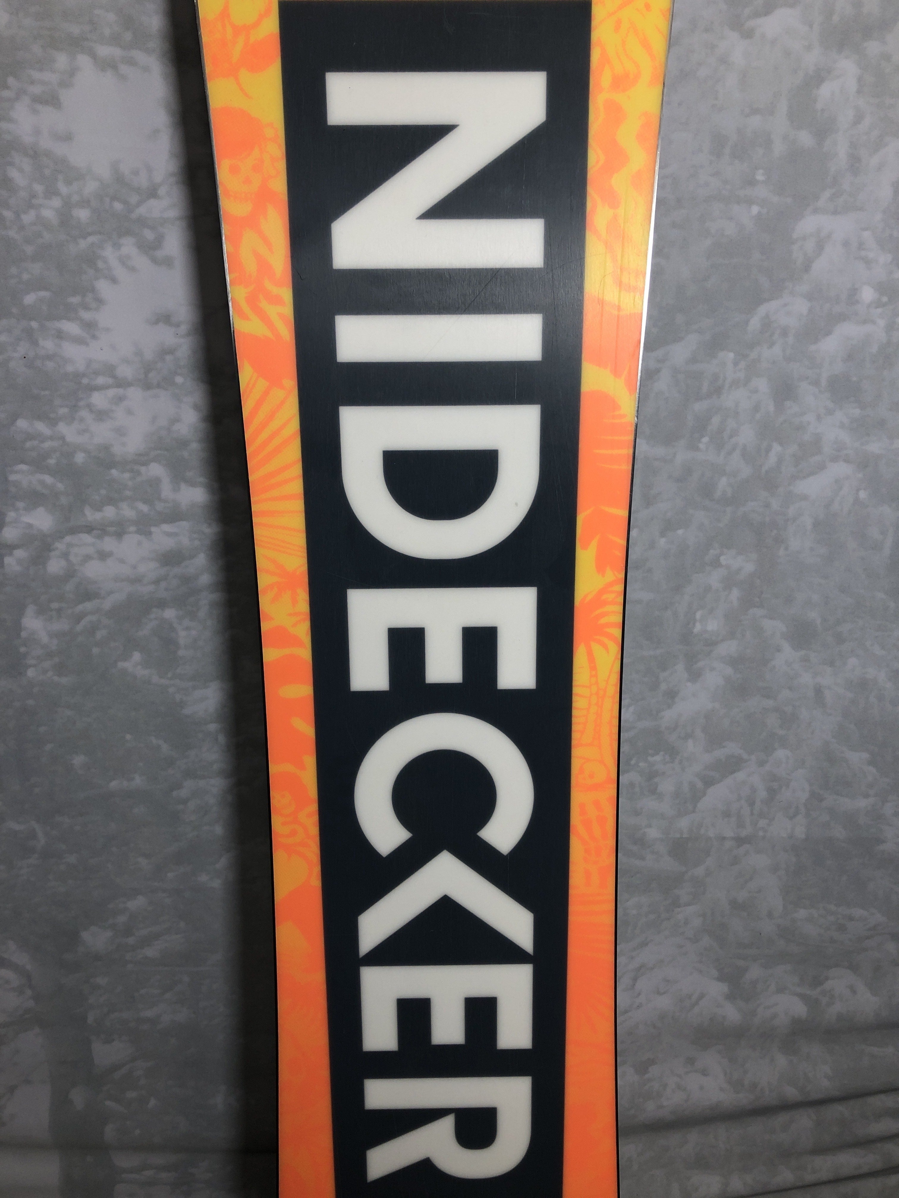 Used 2025 Nidecker Sensor 153 CM Snowboard