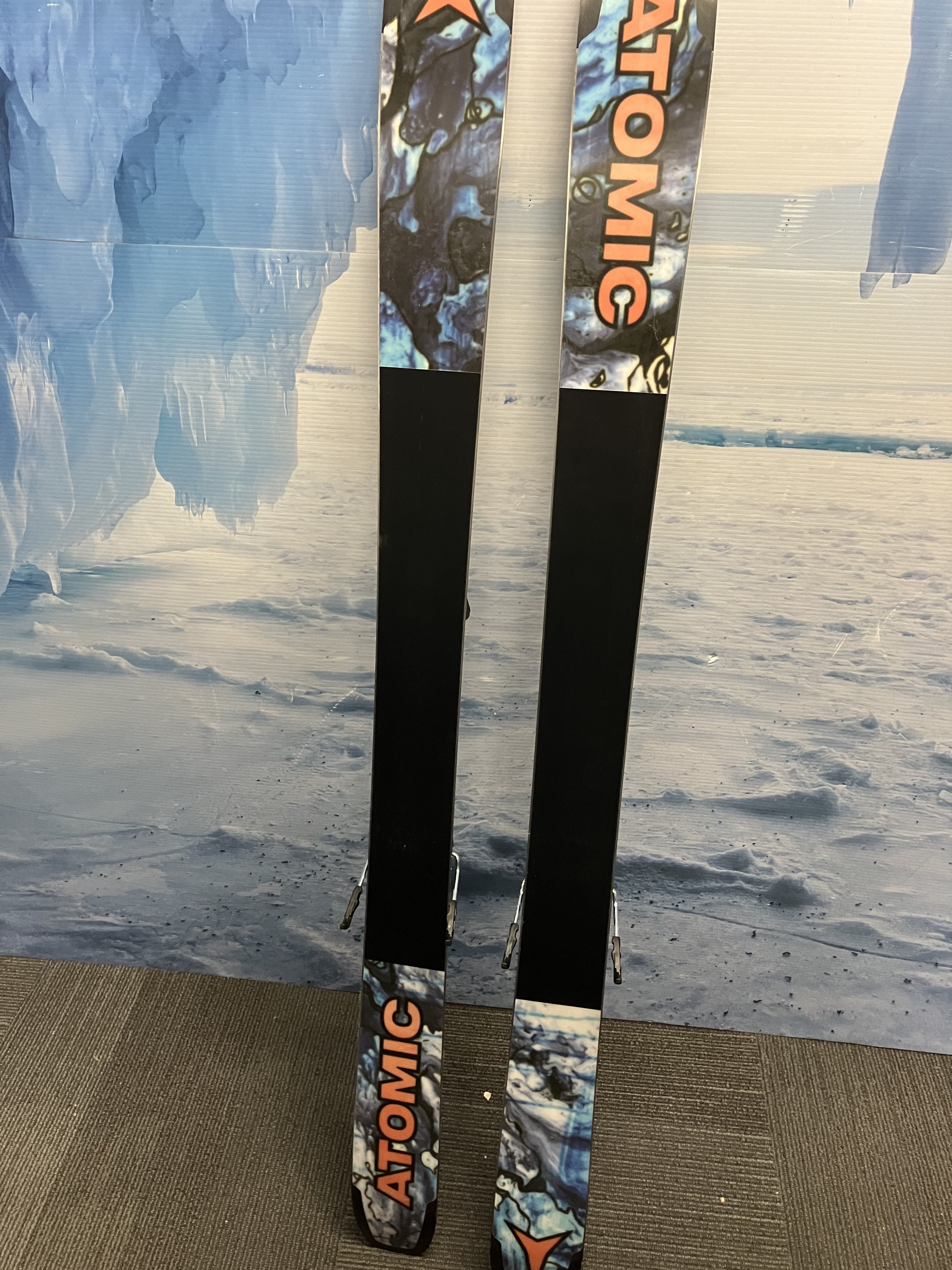 Used 2025 Atomic Bent Chetler 100 165cm Ski w/ Atomic Strive 13 Demo Binding