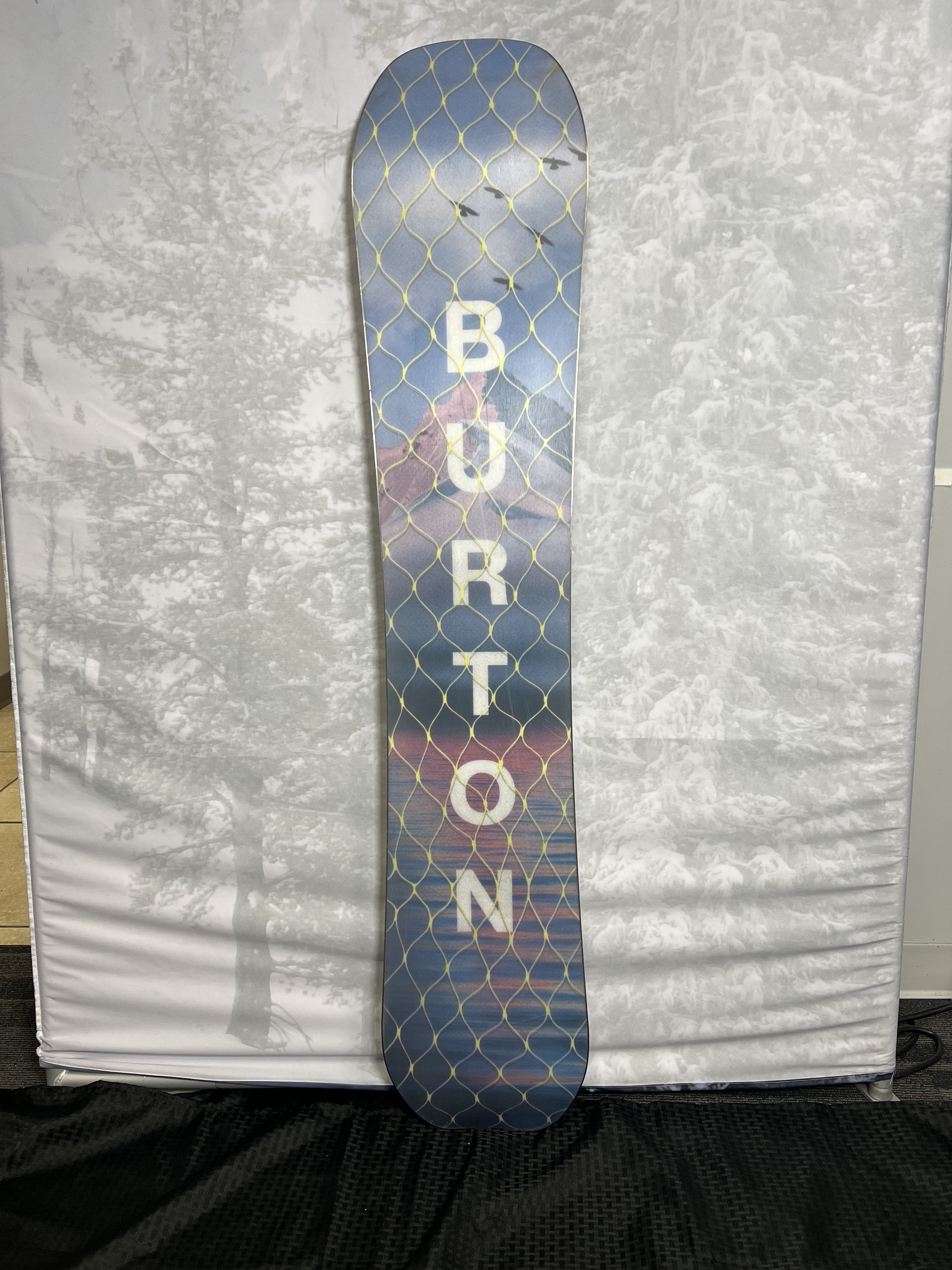 Lightly Used Burton Story 2025 147 CM Snowboard