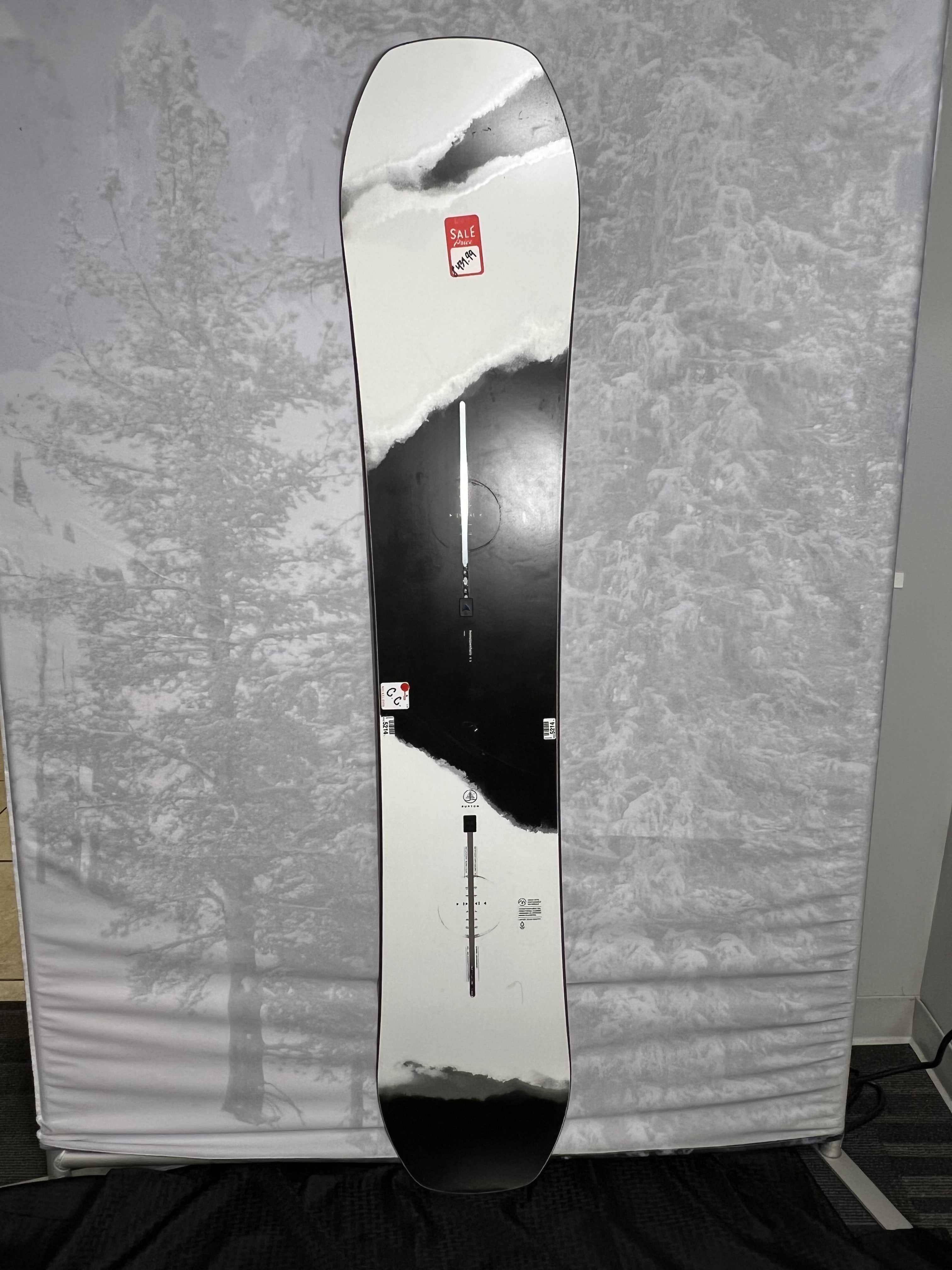Lightly Used Burton Hometown Hero Camber 2025 160 CM Snowboard