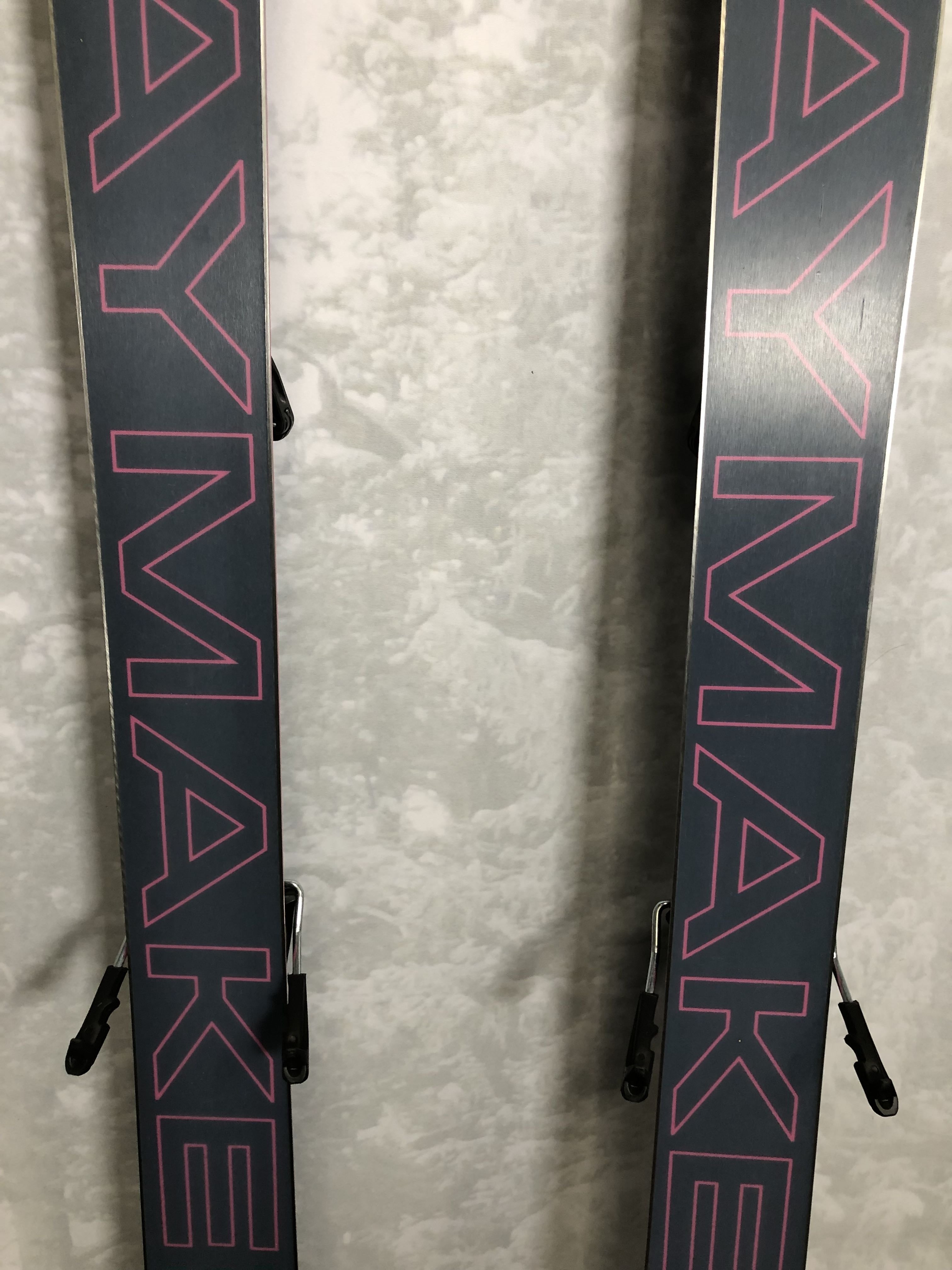 New 2025 Elan Playmaker 91 ski- 180cm w/ Salomon Strive 13 adjustable GW binding